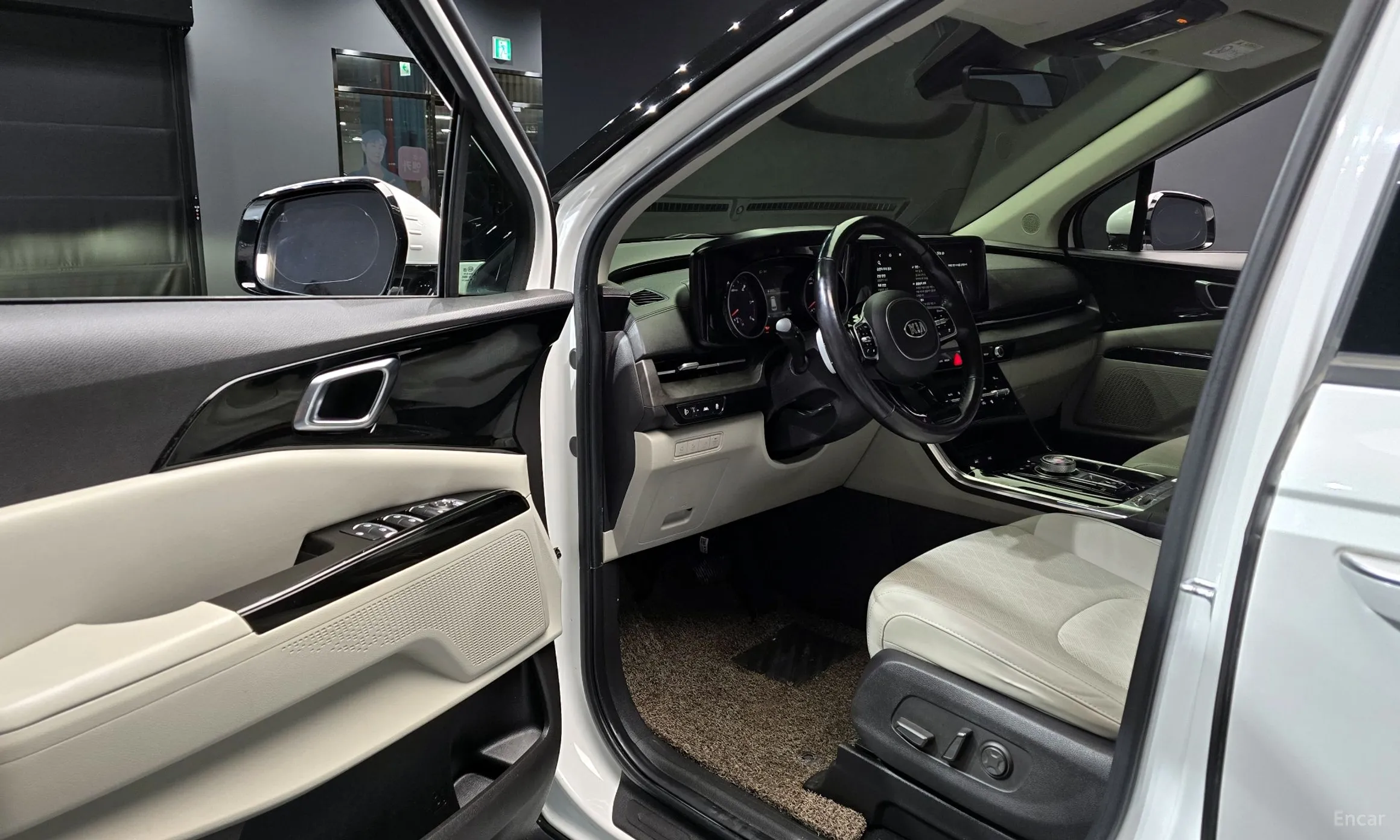 Kia Carnival Gen 4 превью 11