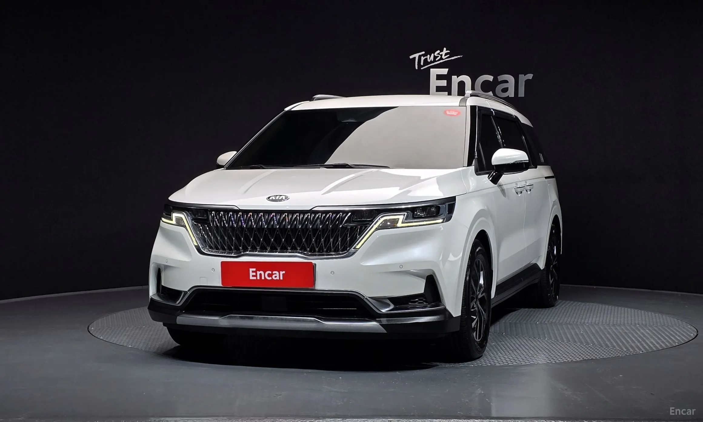 Kia Carnival Gen 4 превью 3