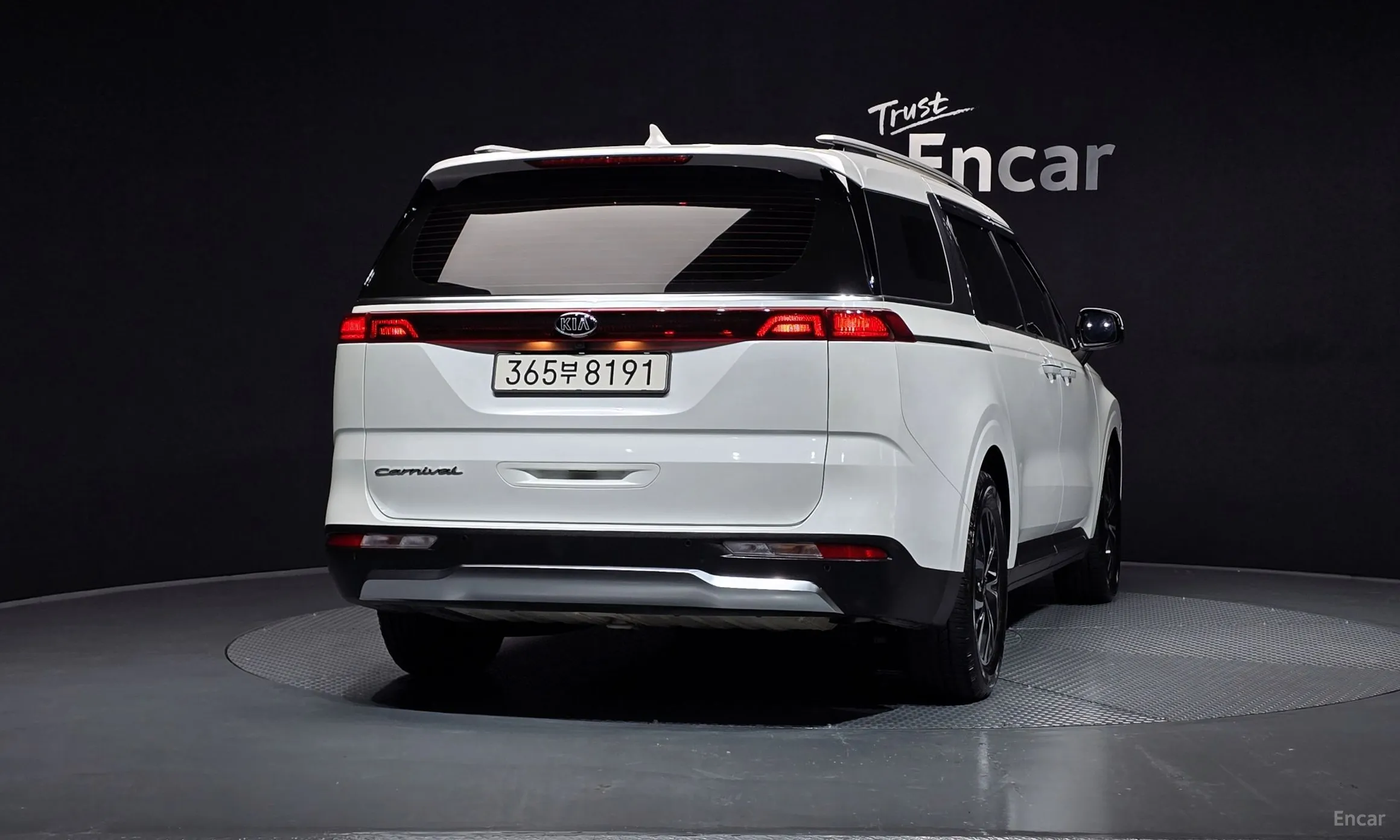 Kia Carnival Gen 4 превью 4
