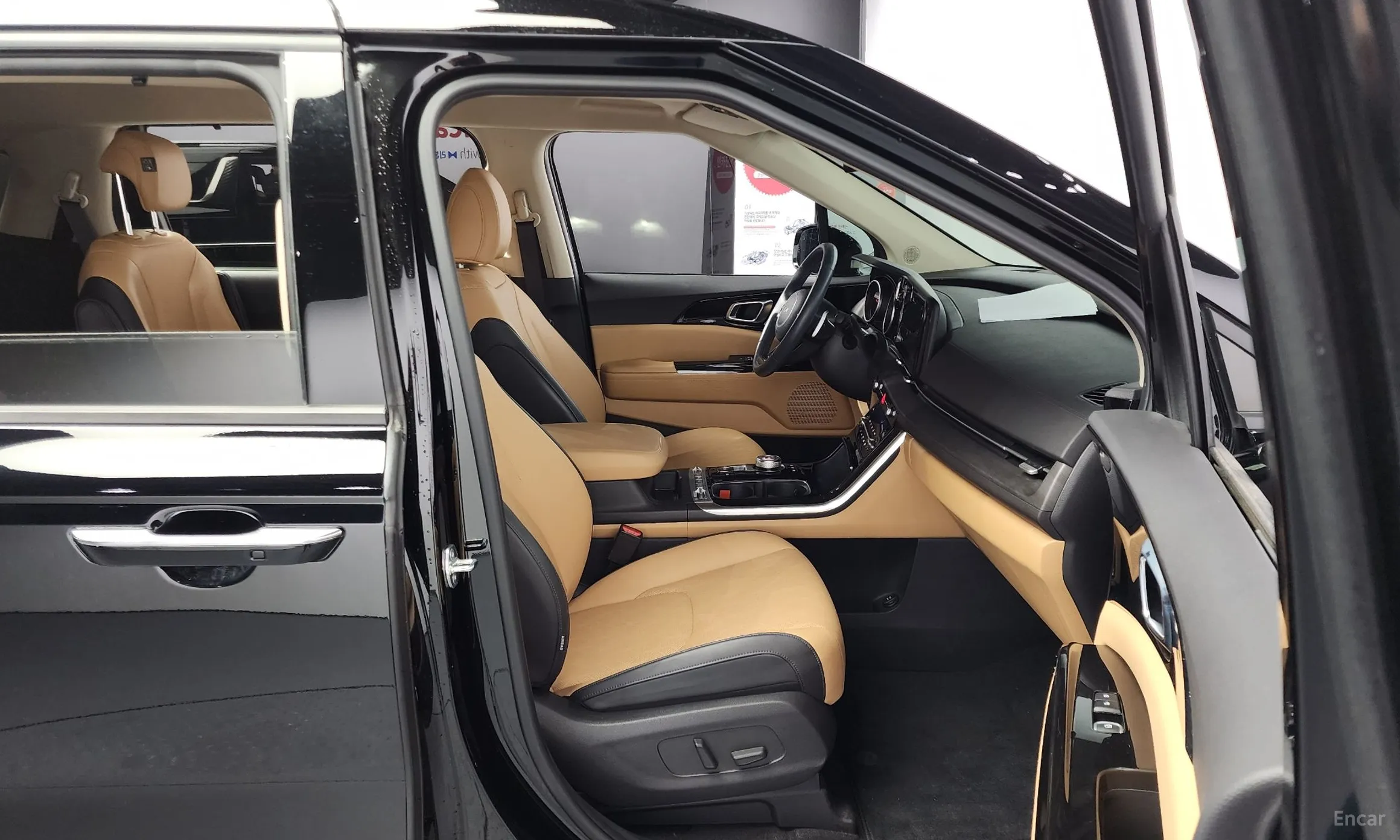 Kia Carnival Gen 4 превью 10