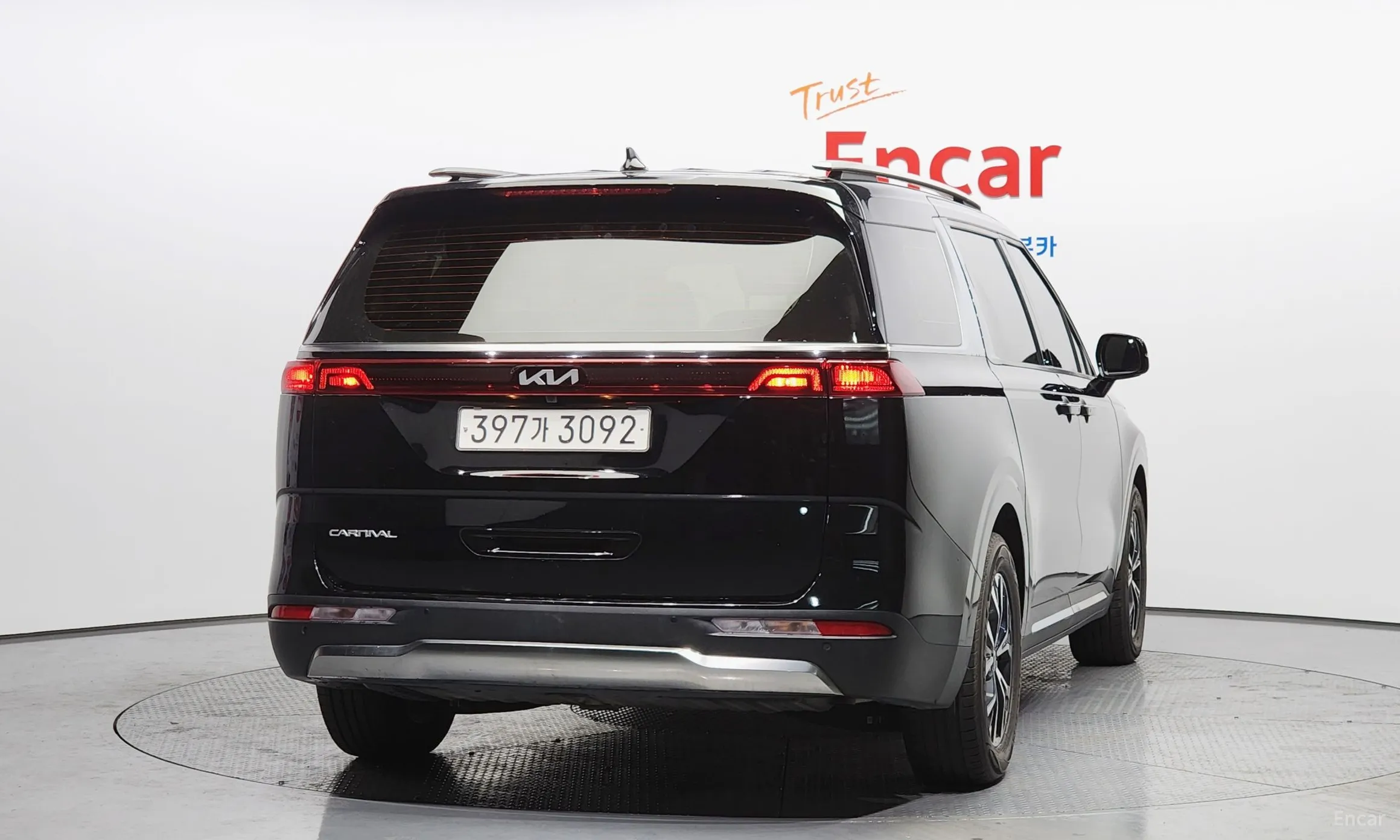 Kia Carnival Gen 4 превью 4