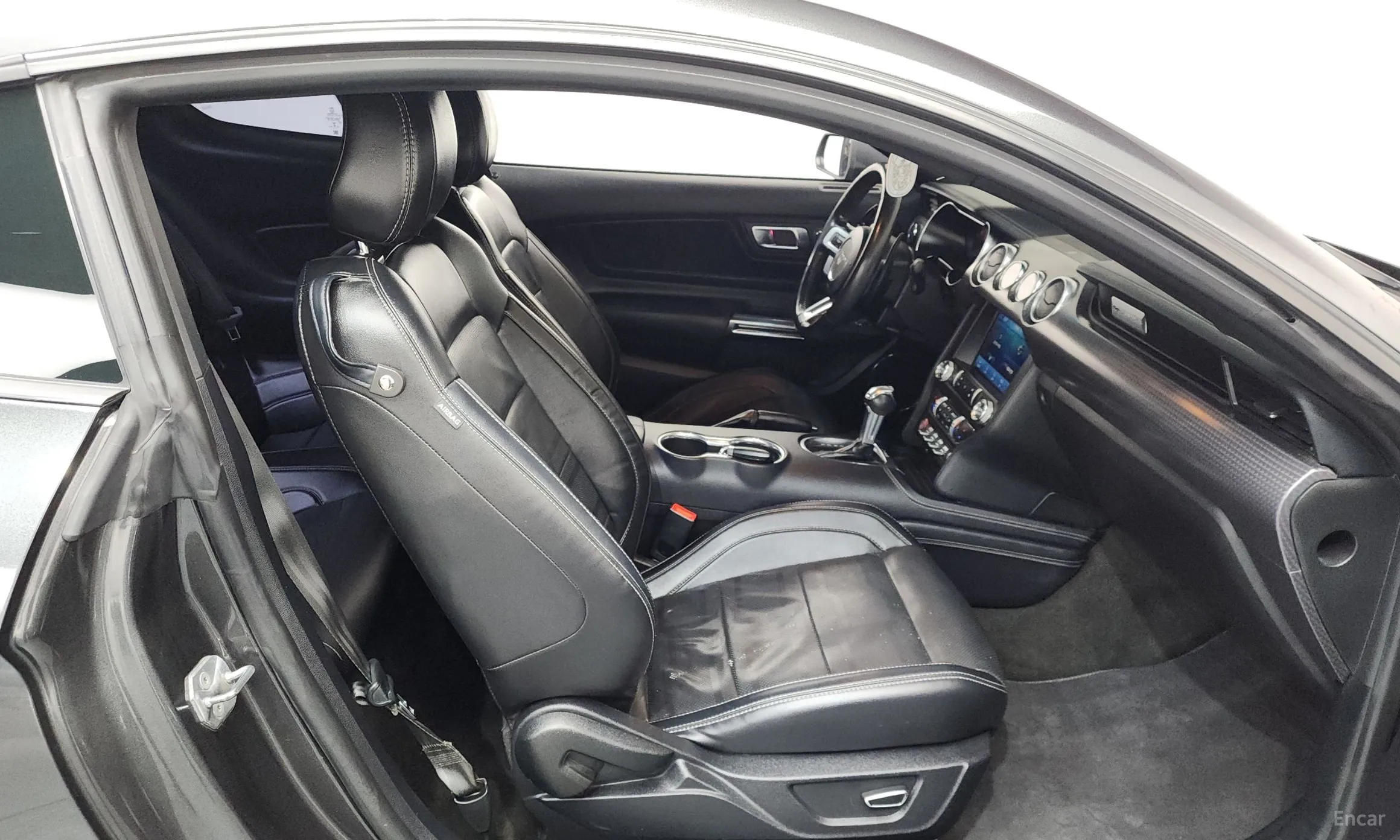 Ford Mustang превью 11