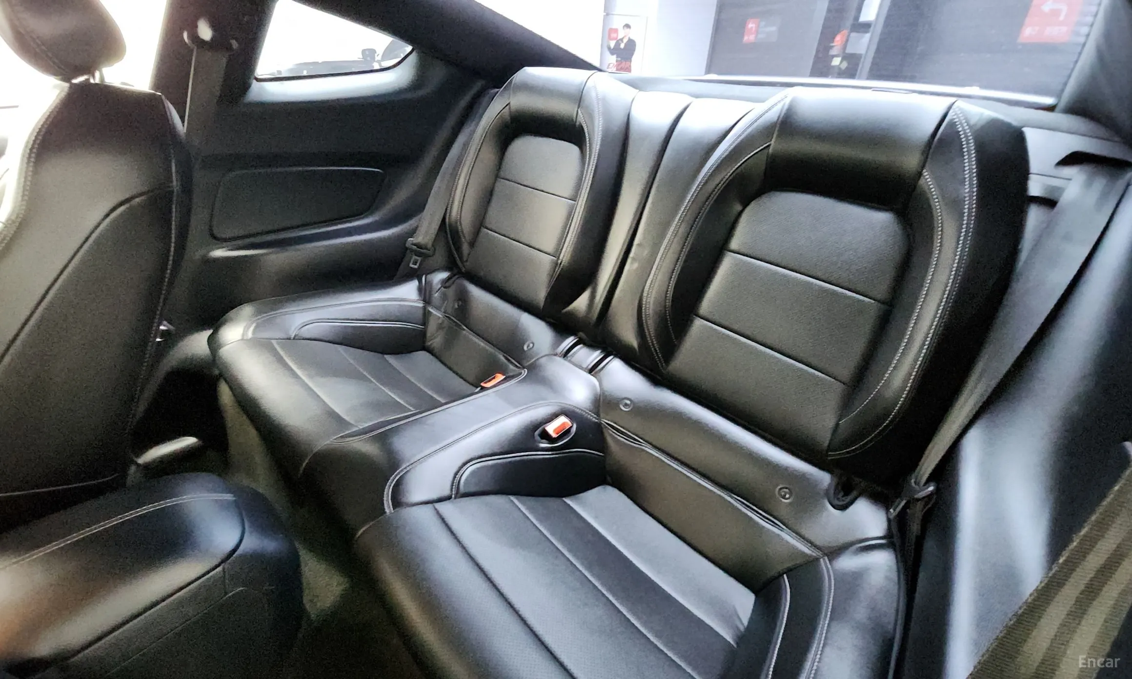Ford Mustang превью 12