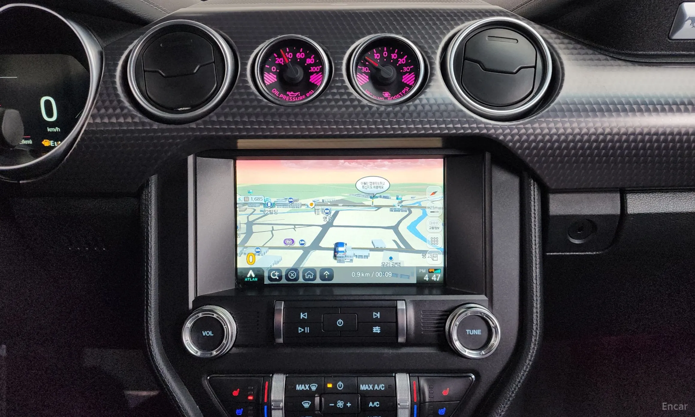 Ford Mustang превью 17