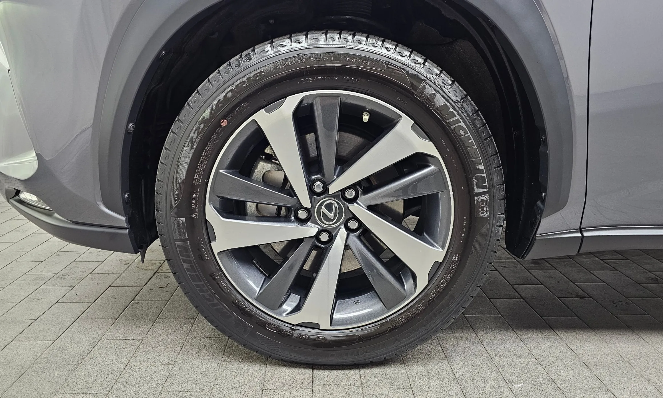 Lexus NX300h превью 5