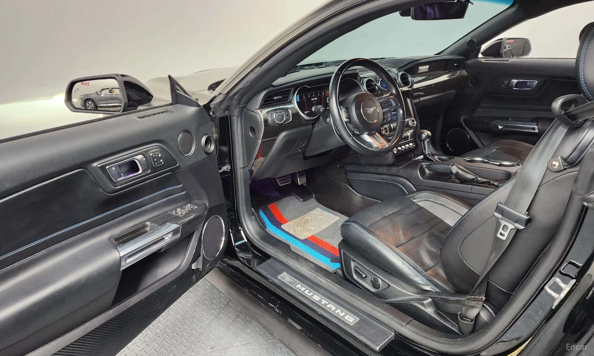 Ford Mustang превью 10