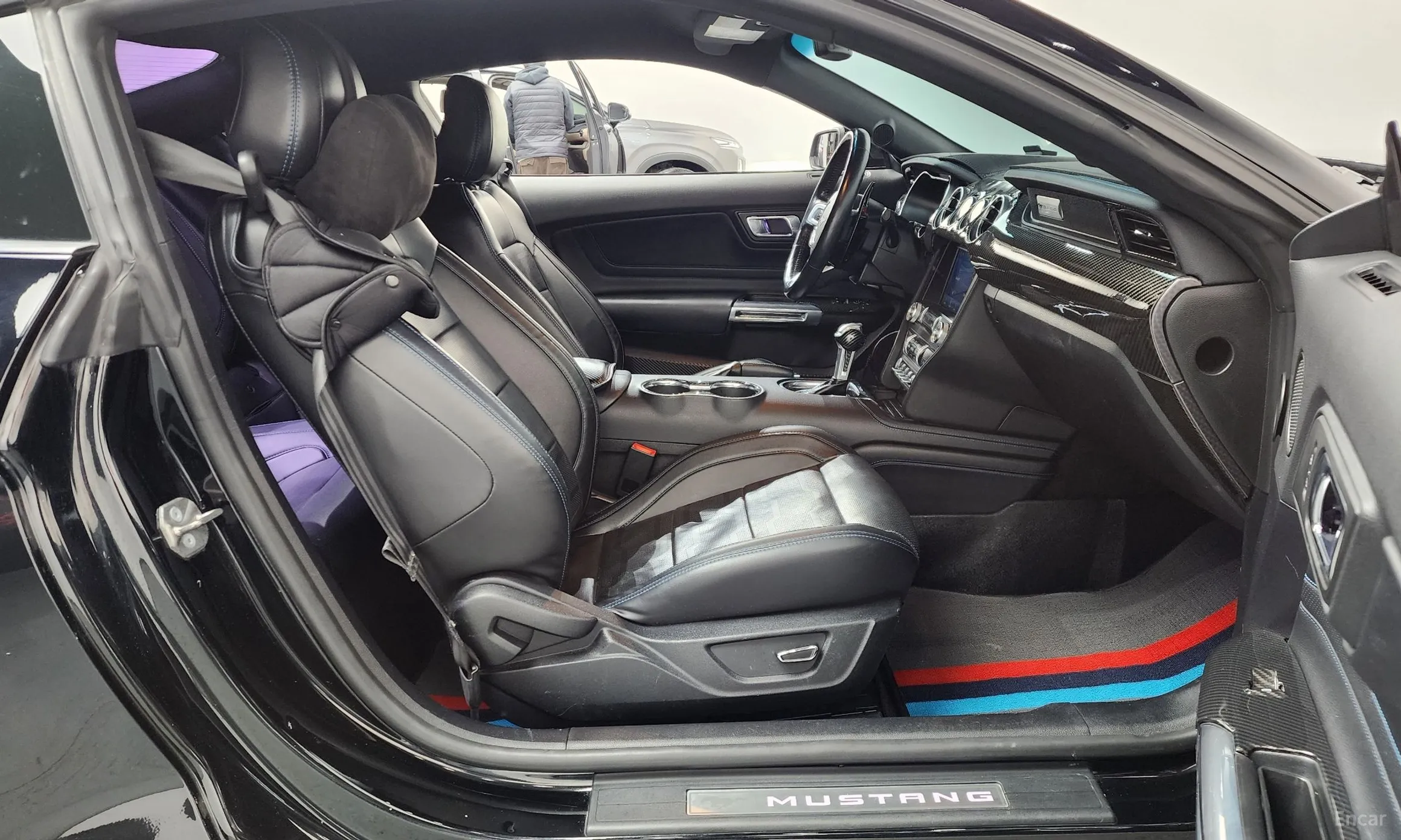 Ford Mustang превью 11