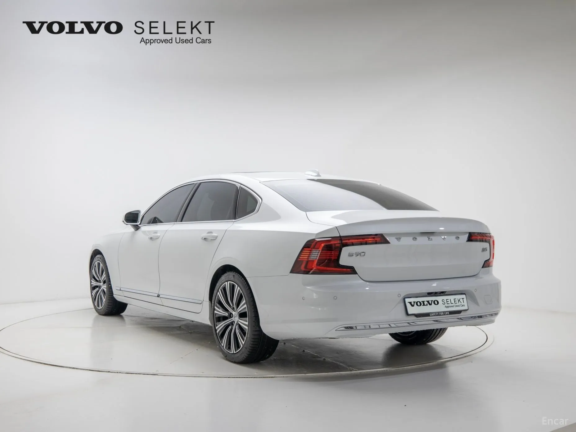 Volvo S90 превью 4