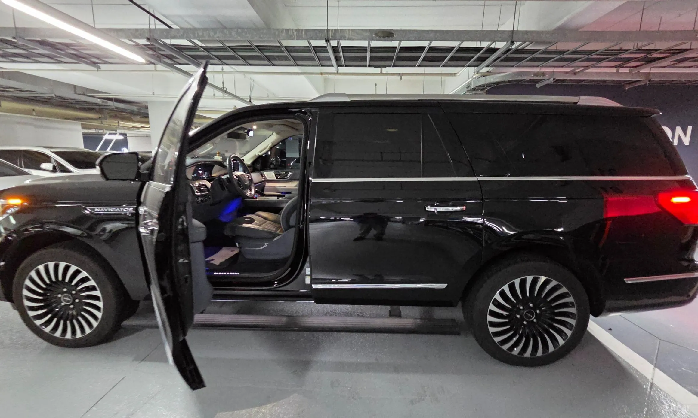 Lincoln Navigator 4th generation превью 11