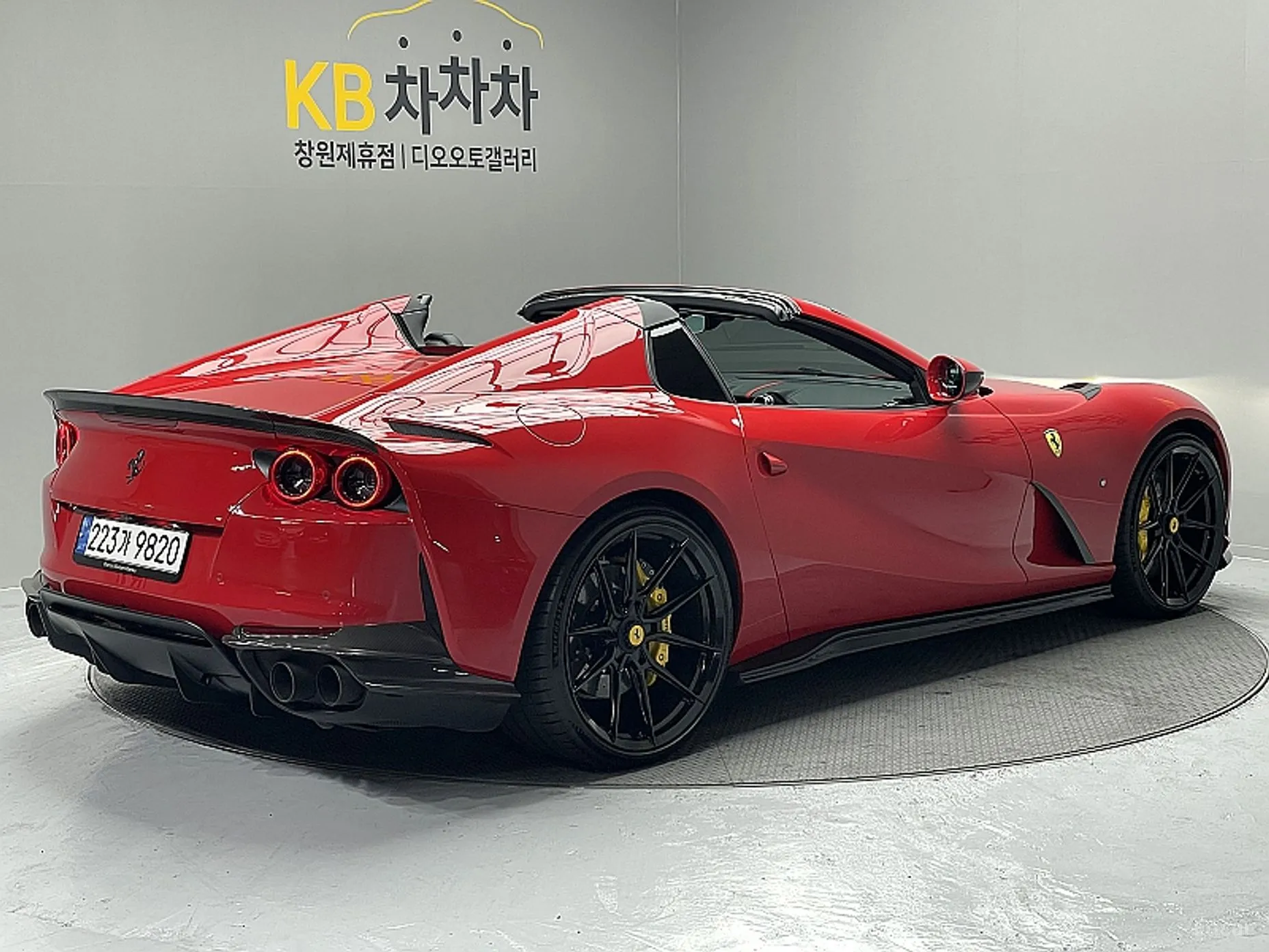 Ferrari 812 GTS превью 19
