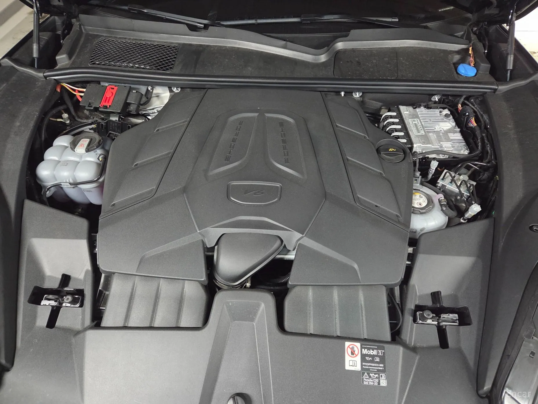 Porsche Cayenne (PO536) превью 20