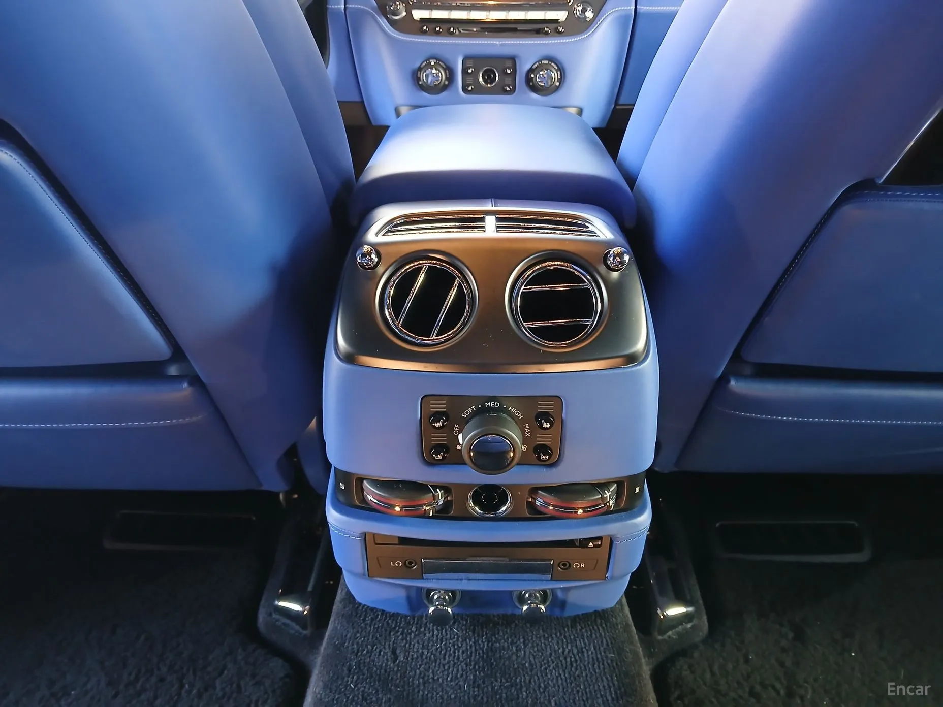 Rolls-Royce Ghost превью 17