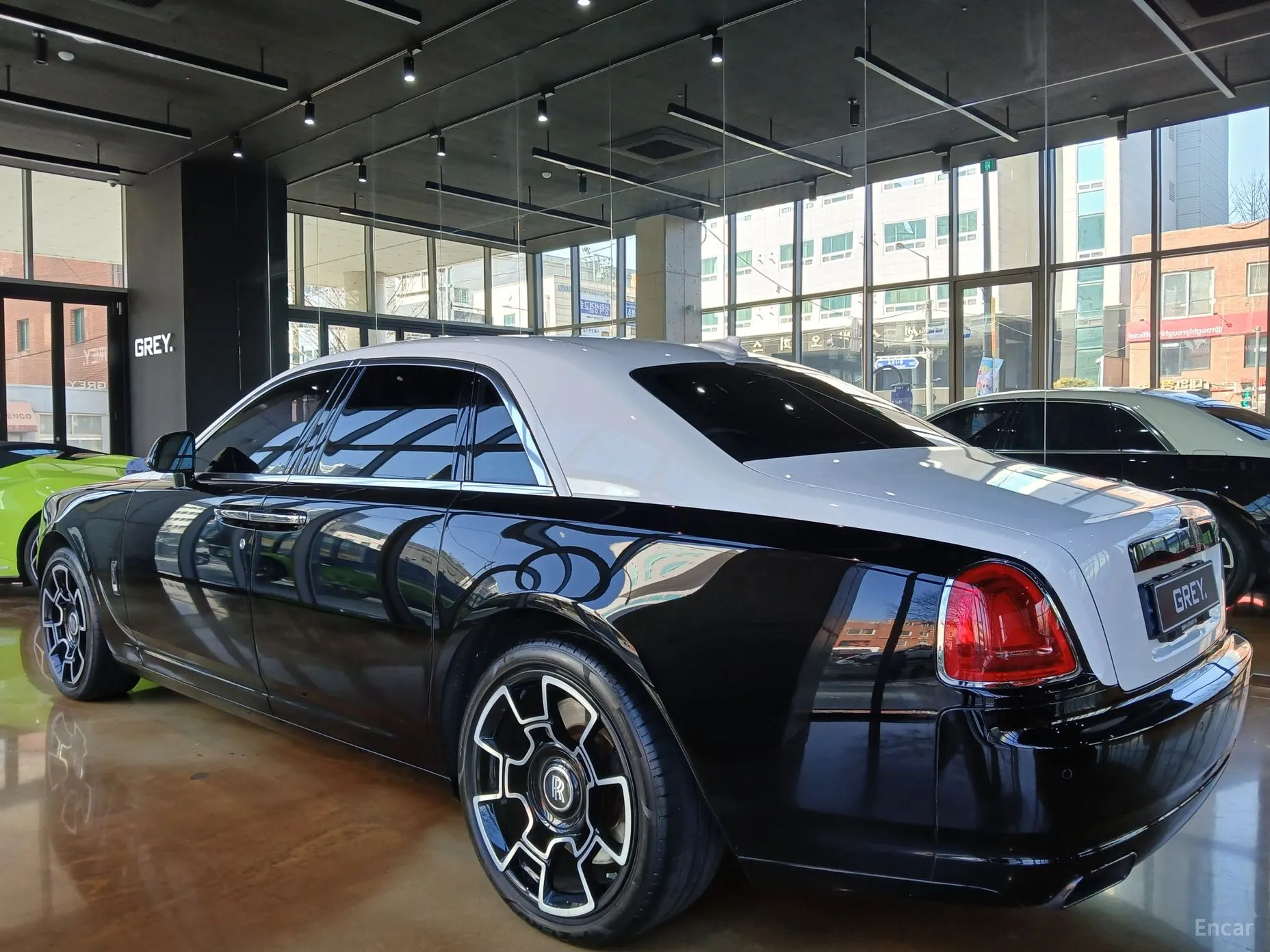 Rolls-Royce Ghost превью 5