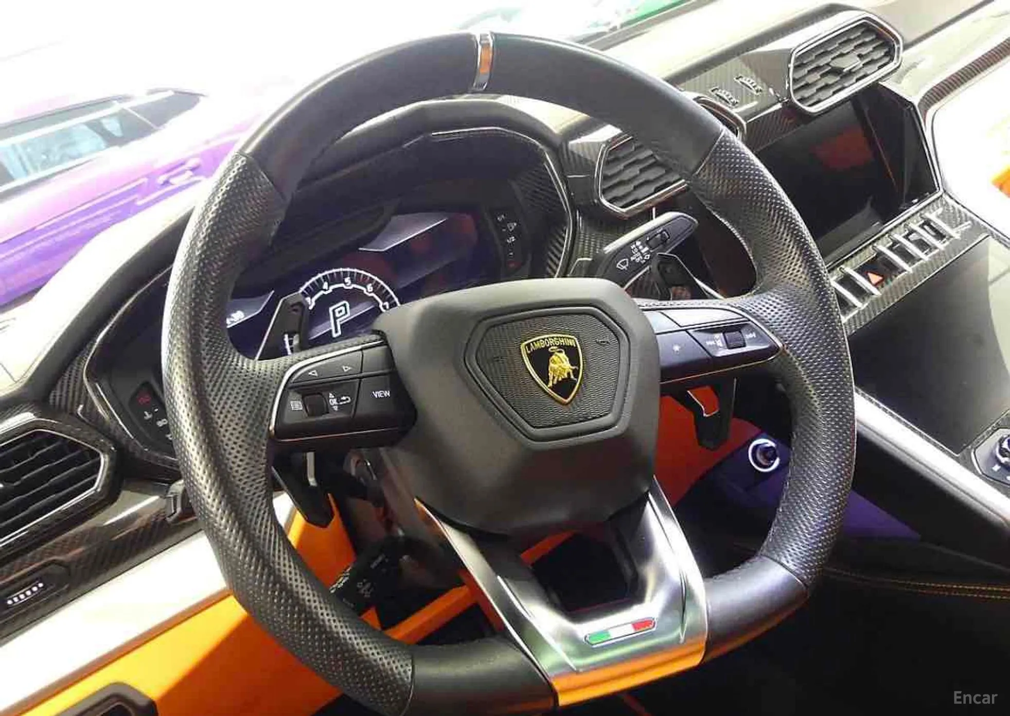 Lamborghini Urus превью 17