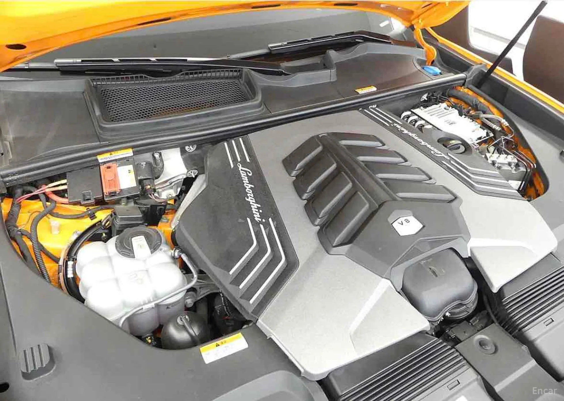 Lamborghini Urus превью 5