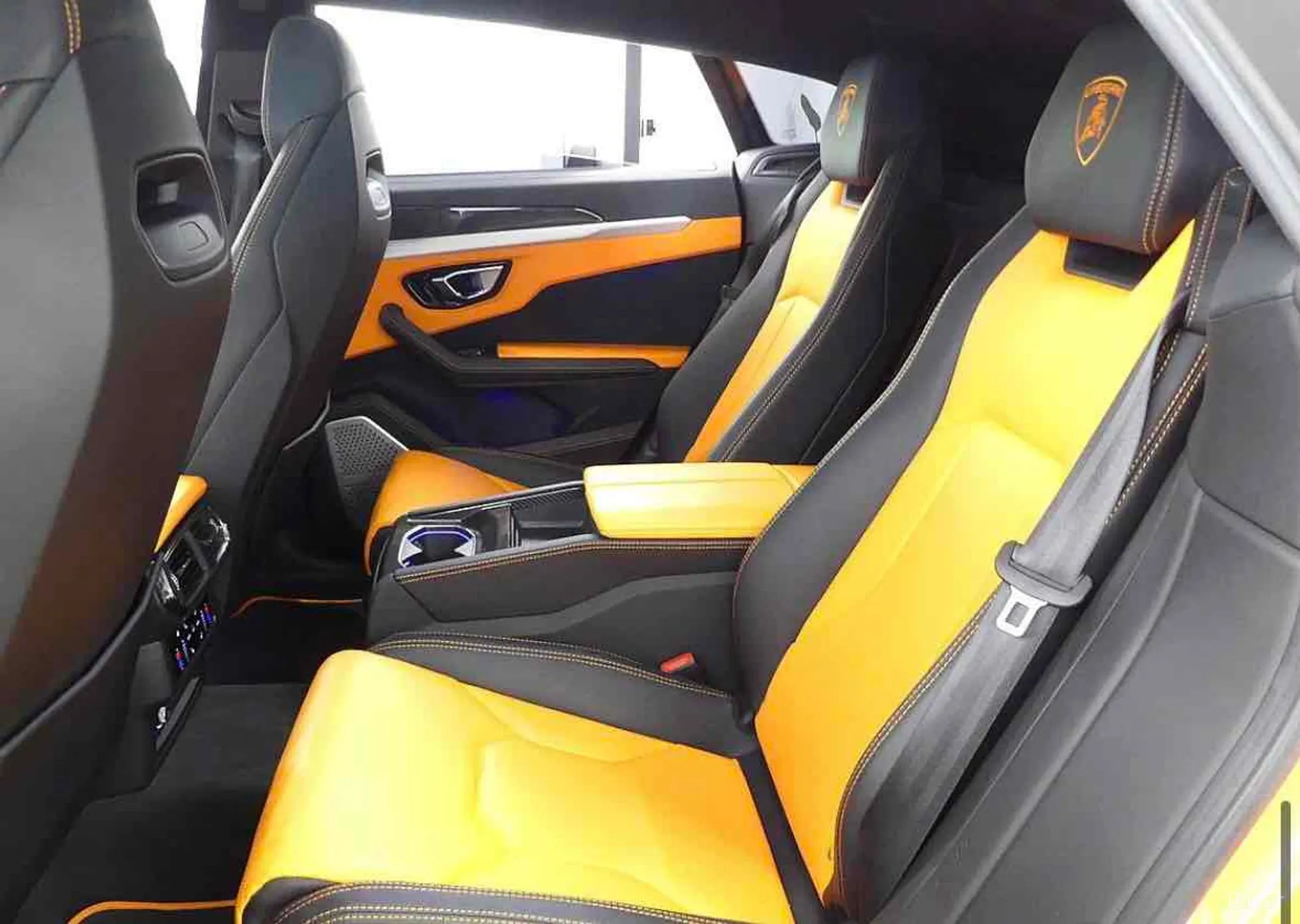 Lamborghini Urus превью 9