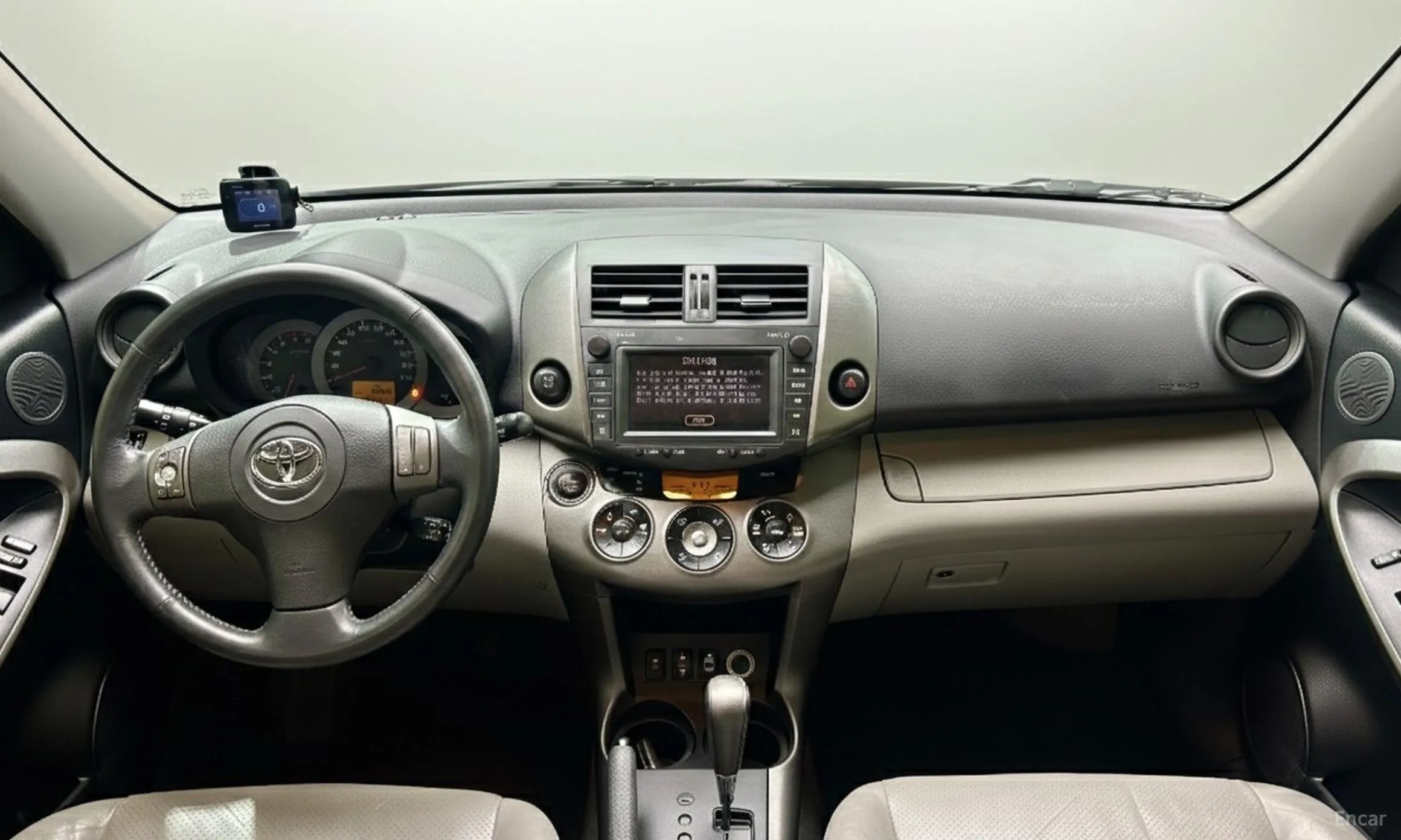 Toyota RAV4 превью 7