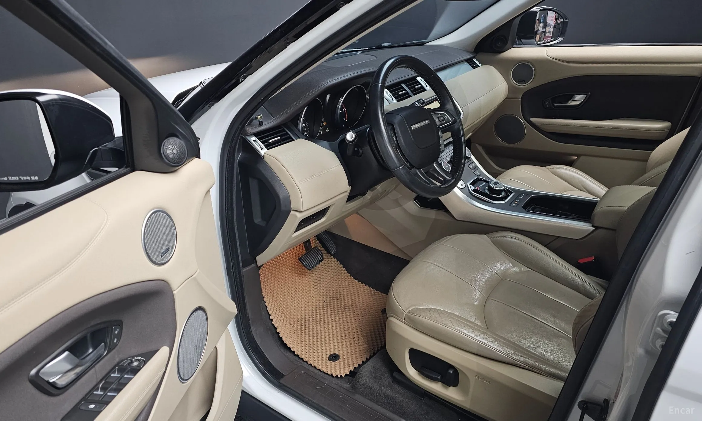 Land Rover Range Rover Evoque превью 11