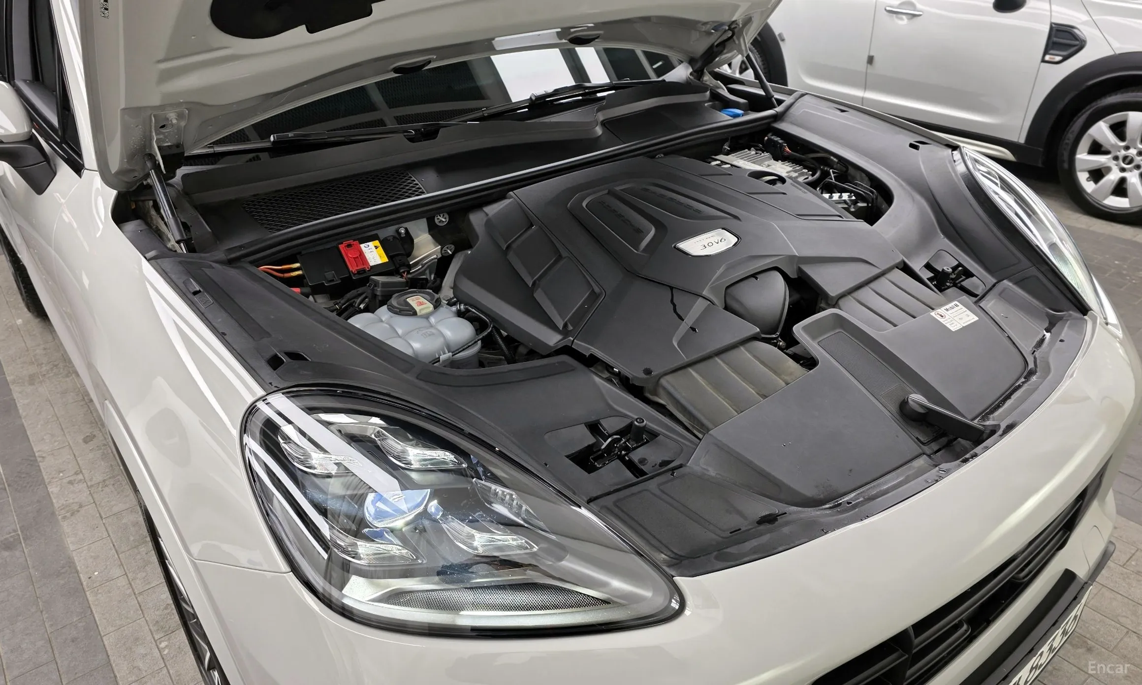 Porsche Cayenne (PO536) превью 6