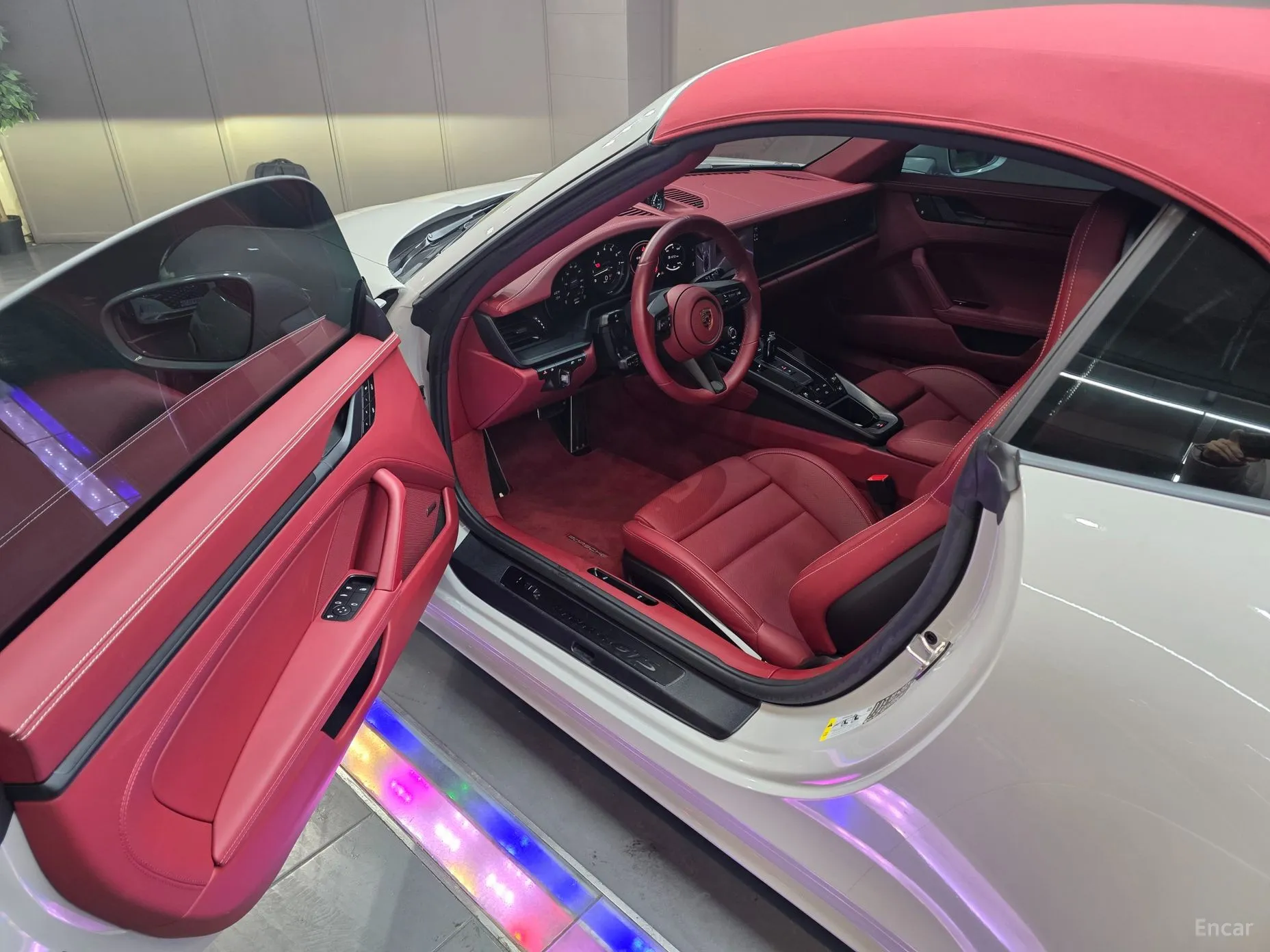 Porsche 911 (992) превью 10