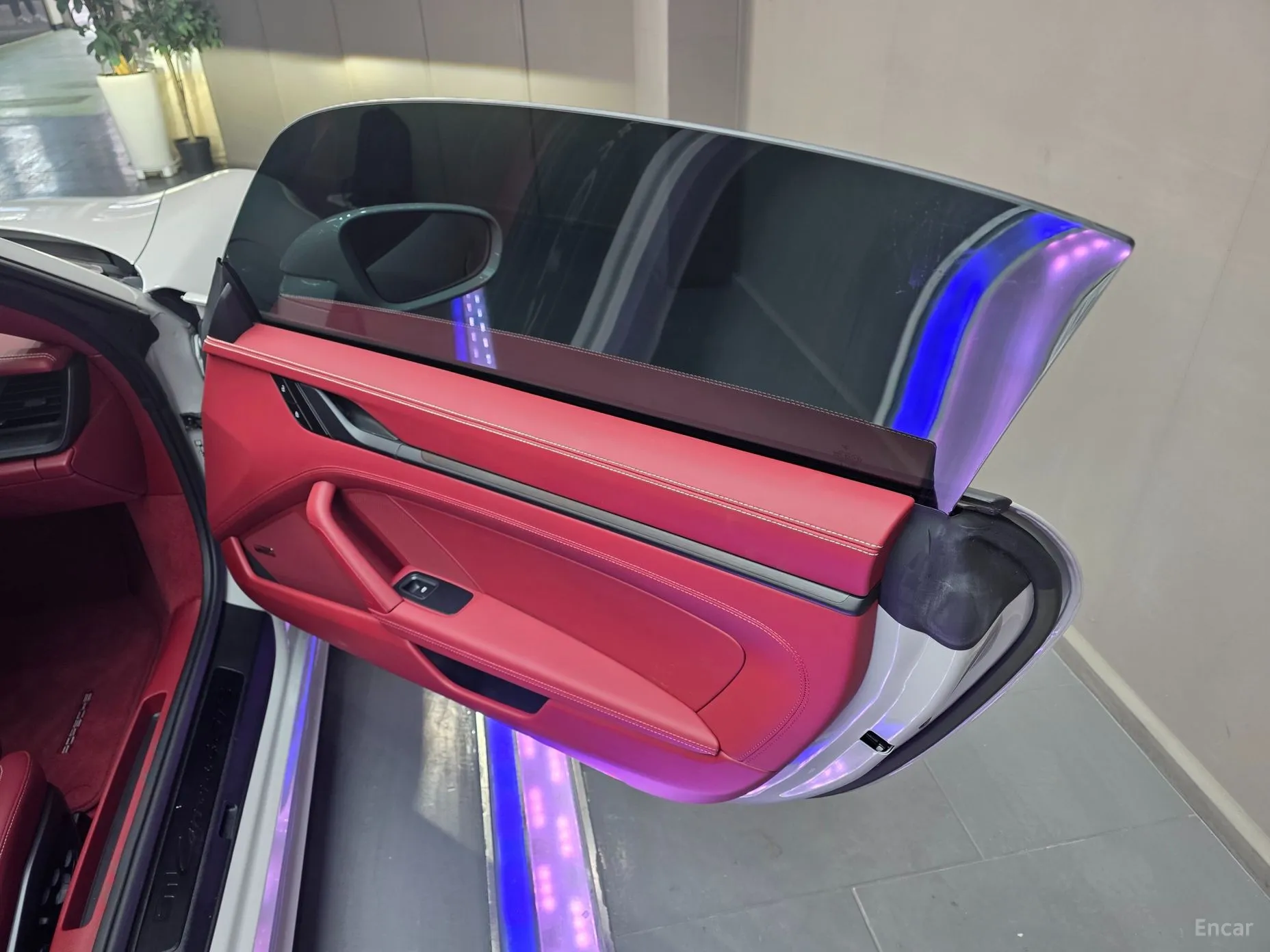 Porsche 911 (992) превью 13