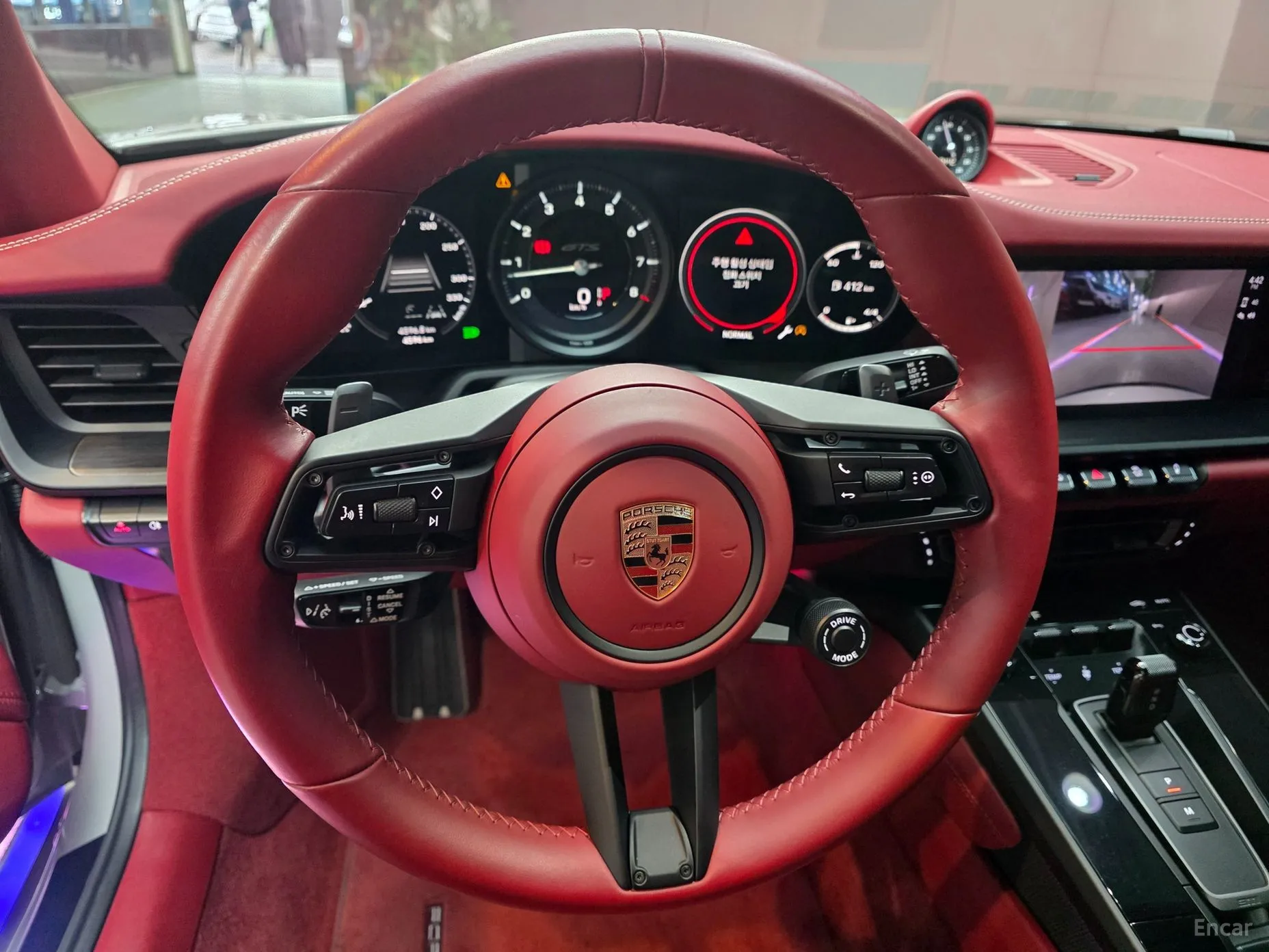Porsche 911 (992) превью 14