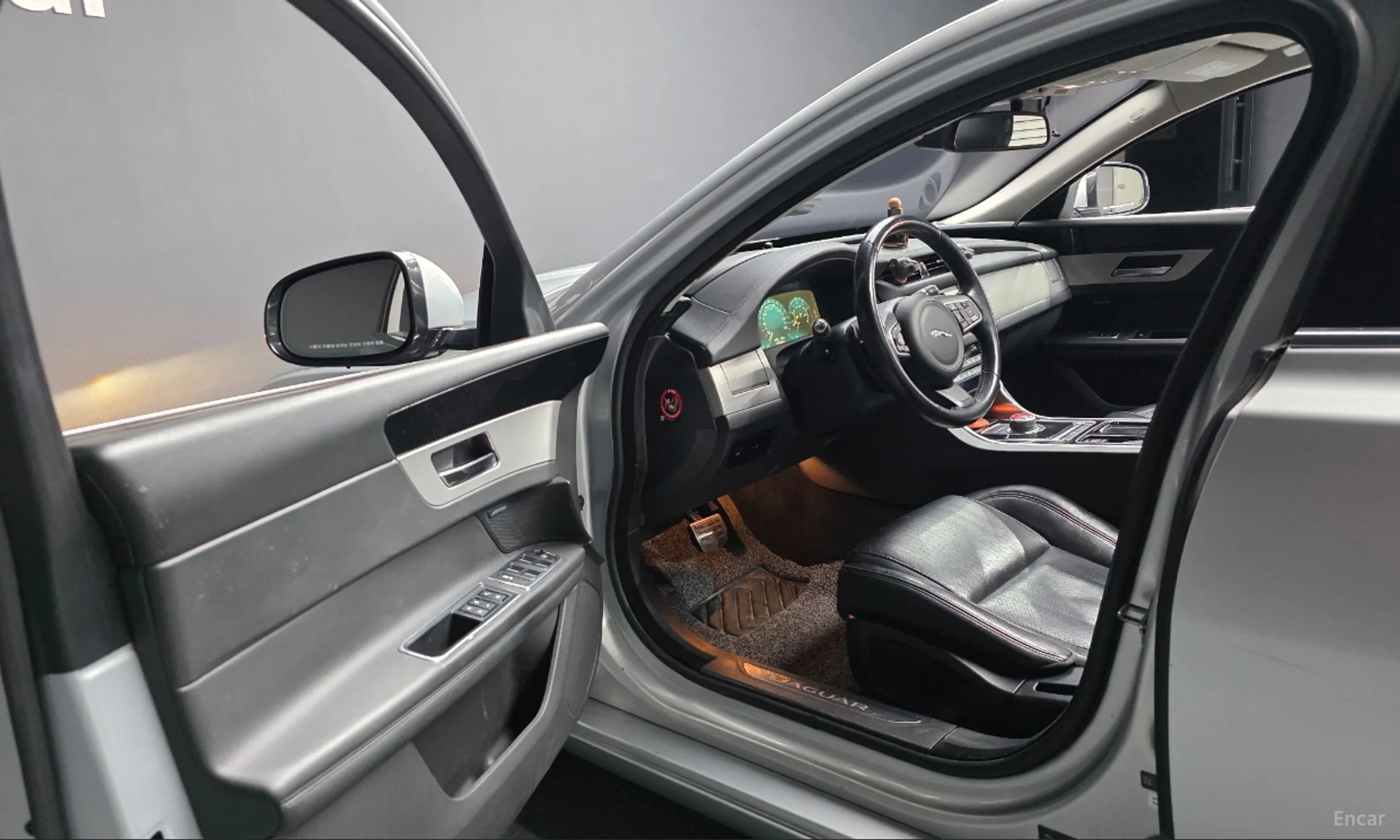 Jaguar XF (x260) превью 10