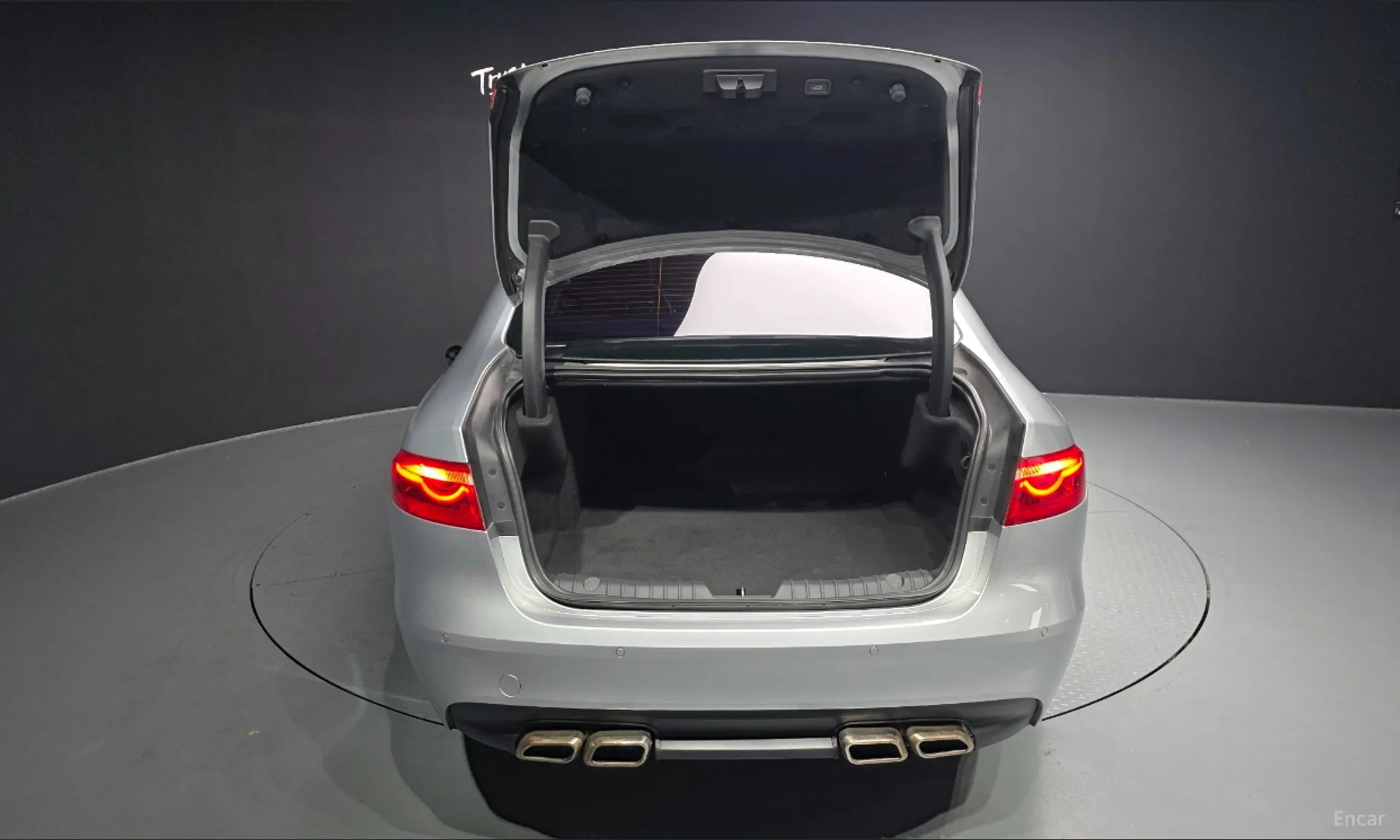 Jaguar XF (x260) превью 20