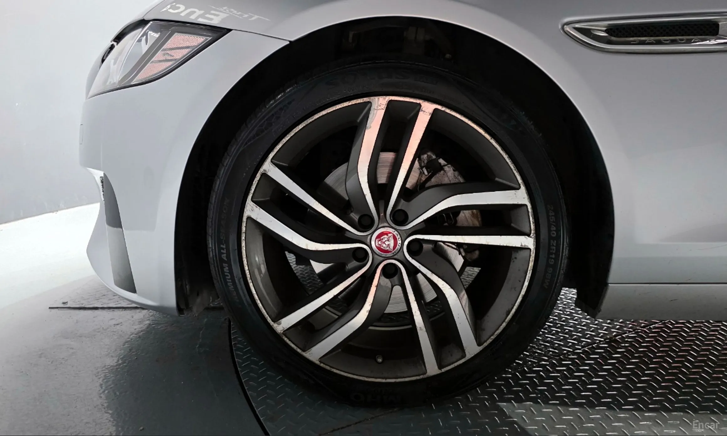 Jaguar XF (x260) превью 5