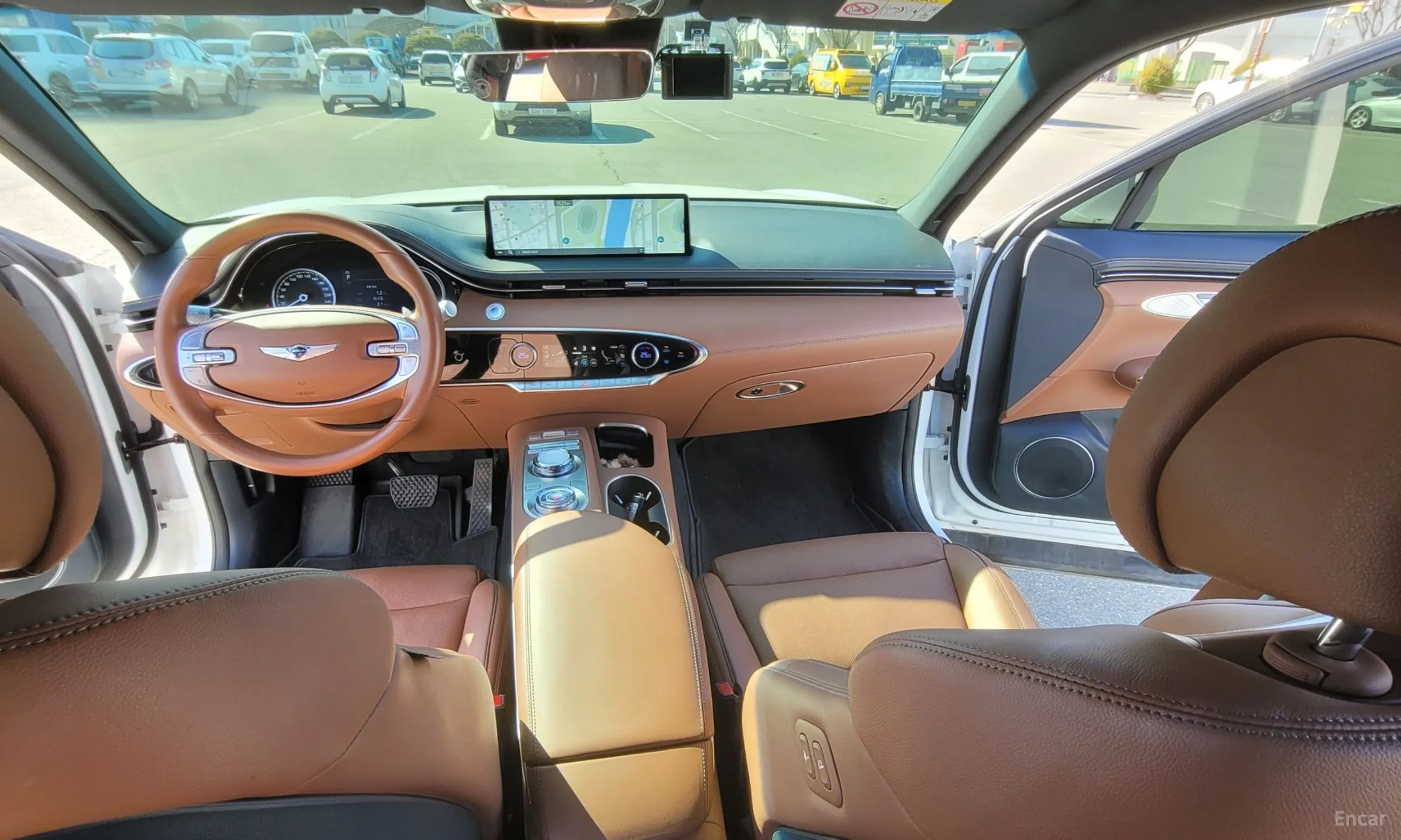 Genesis GV70 превью 16