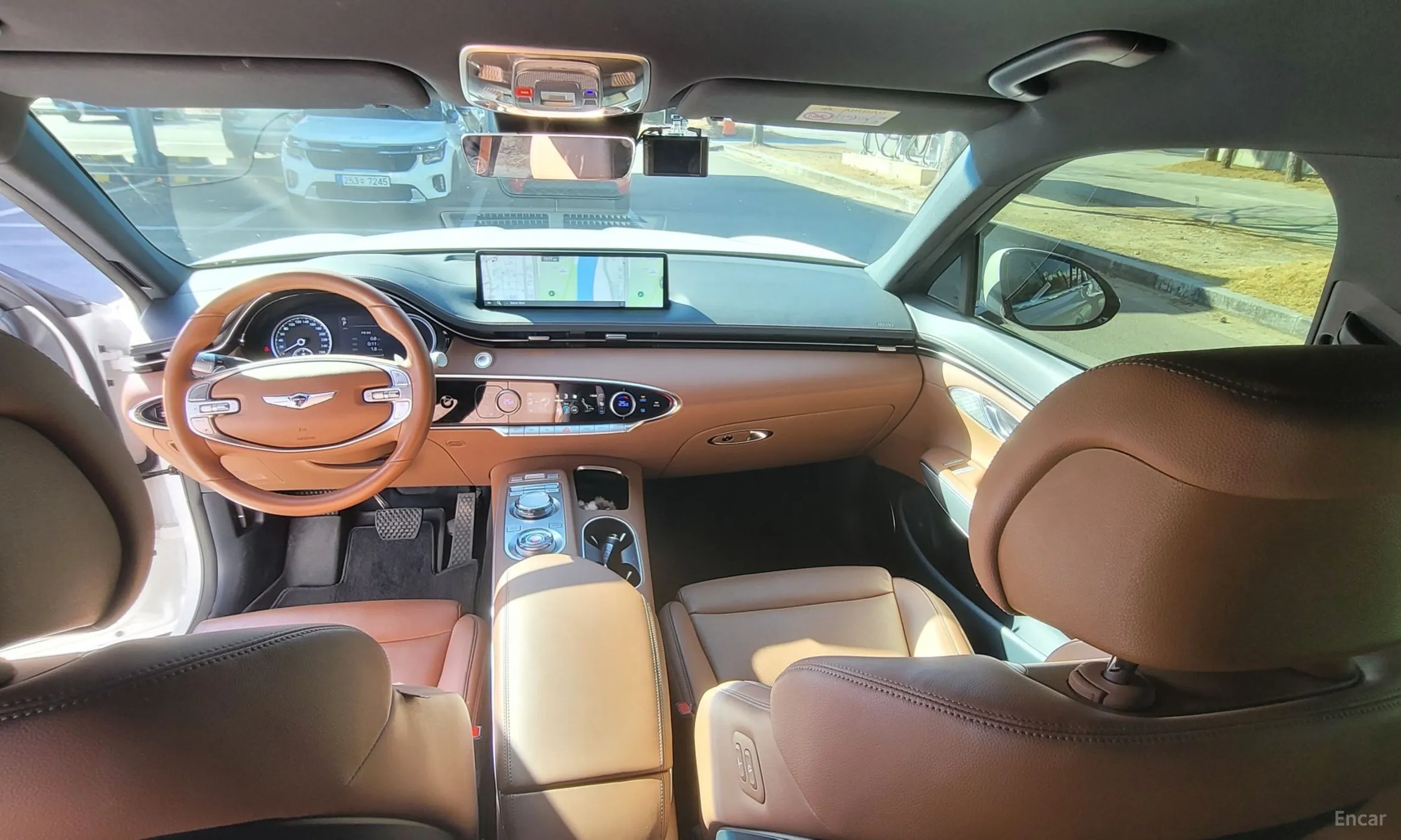 Genesis GV70 превью 17