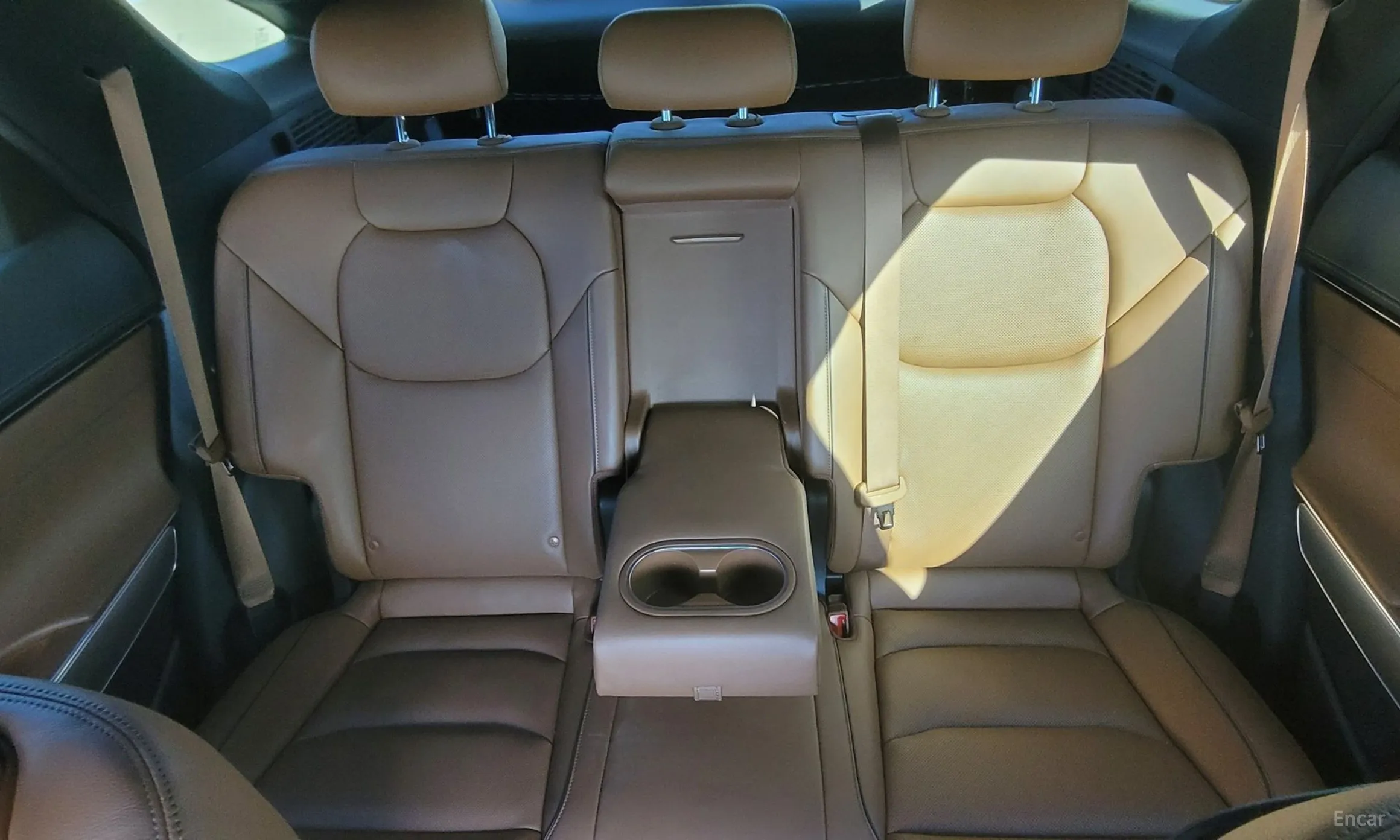 Genesis GV70 превью 18