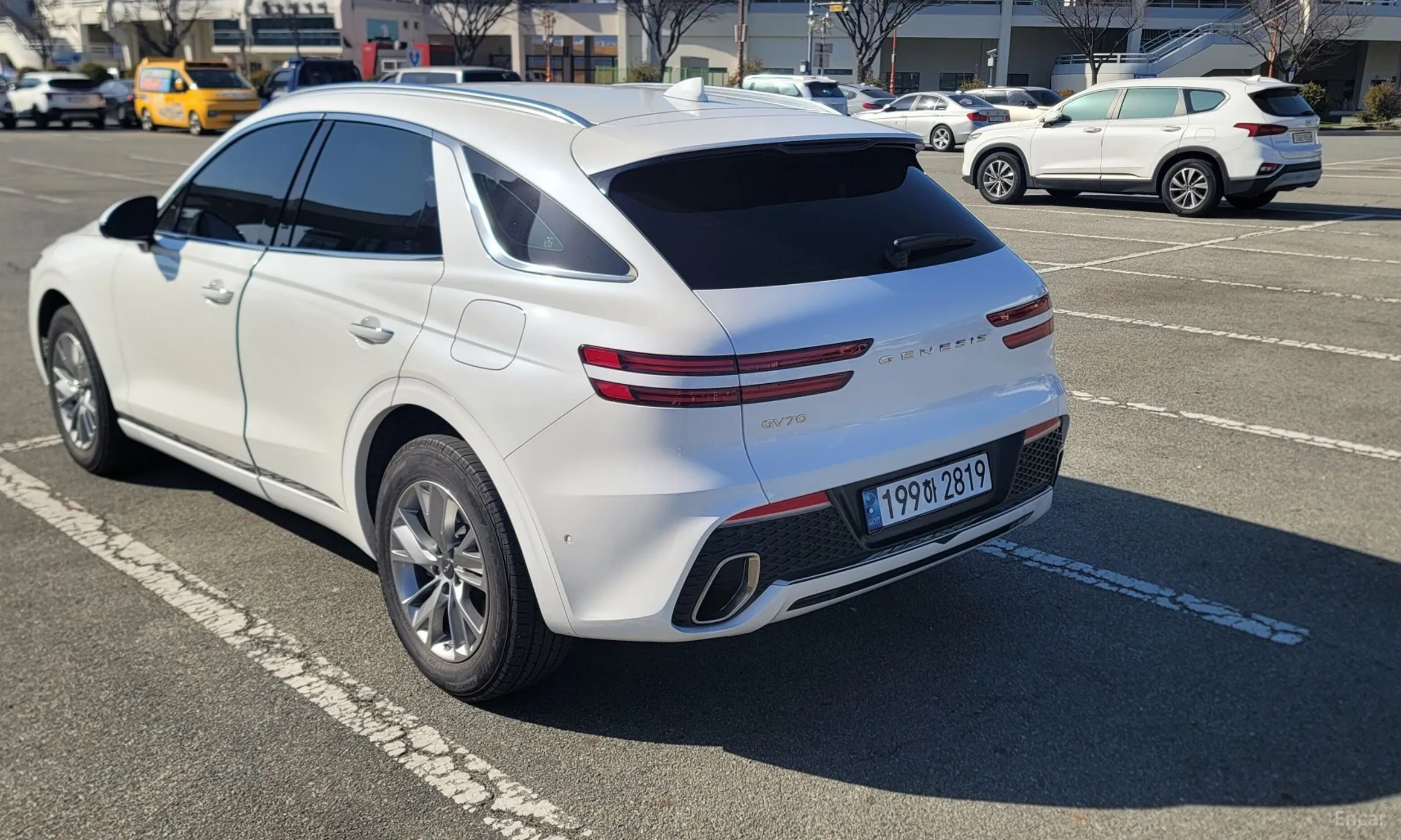 Genesis GV70 превью 8