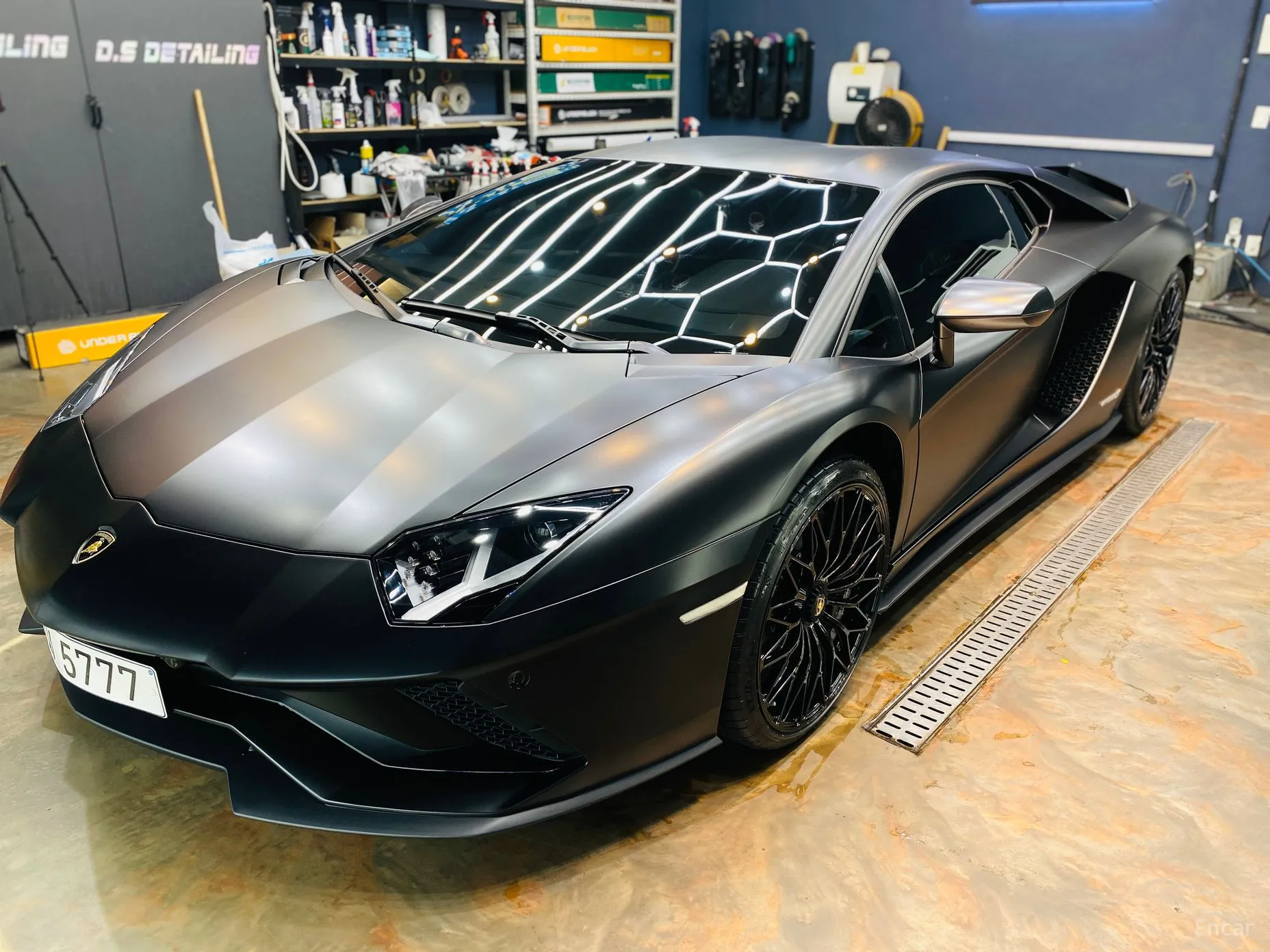 Lamborghini Aventador