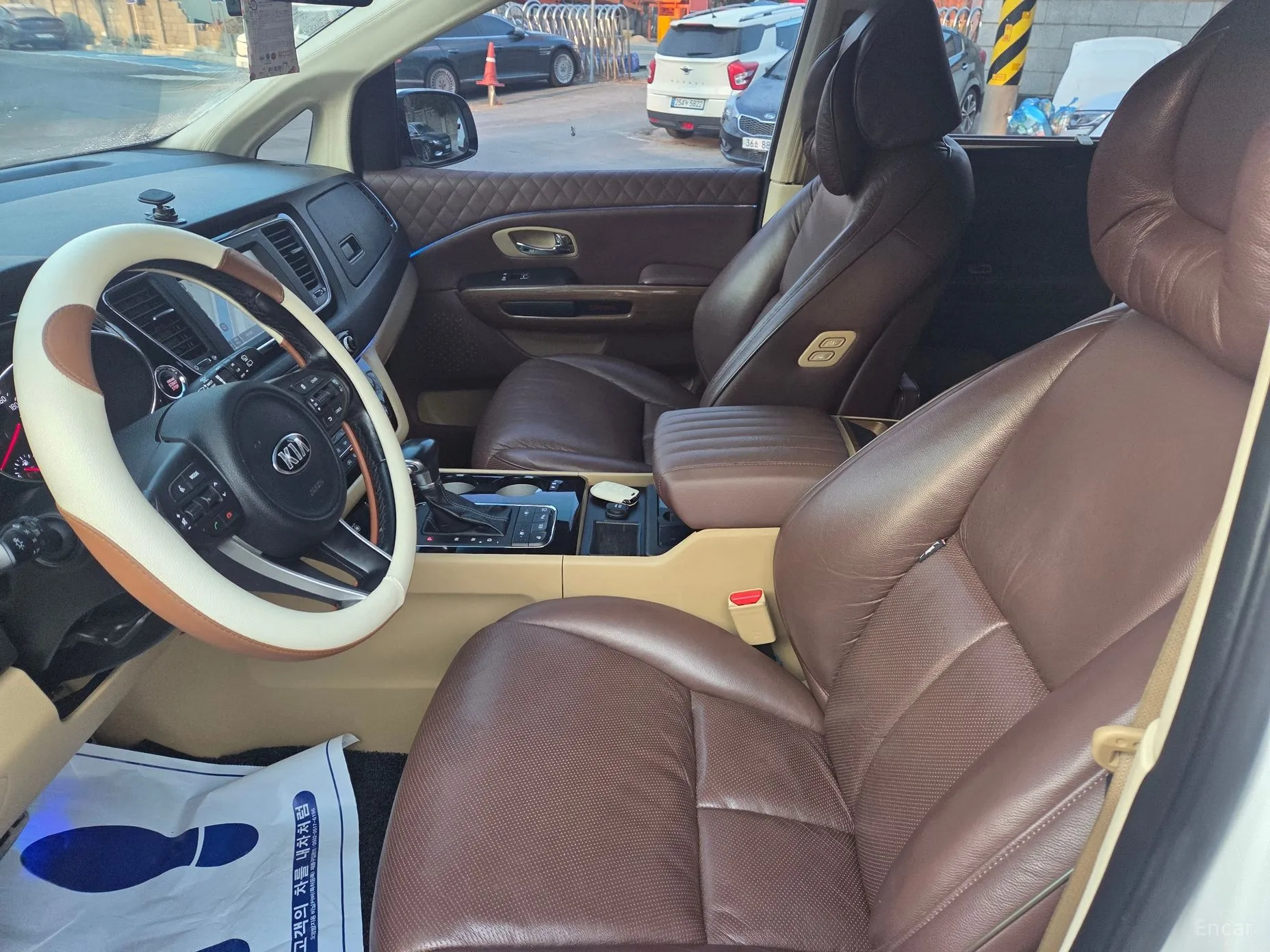 Kia Carnival превью 14