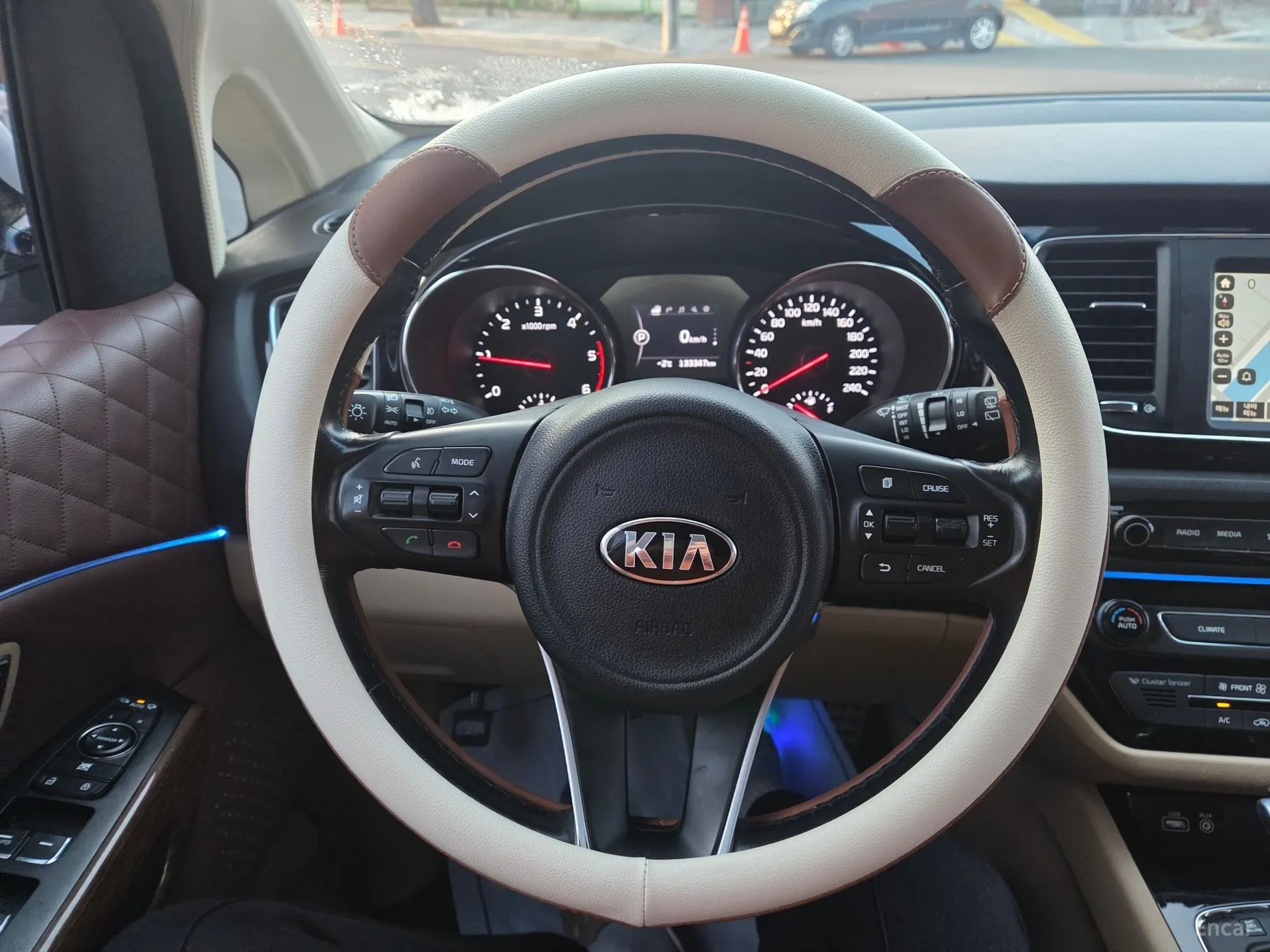 Kia Carnival превью 16