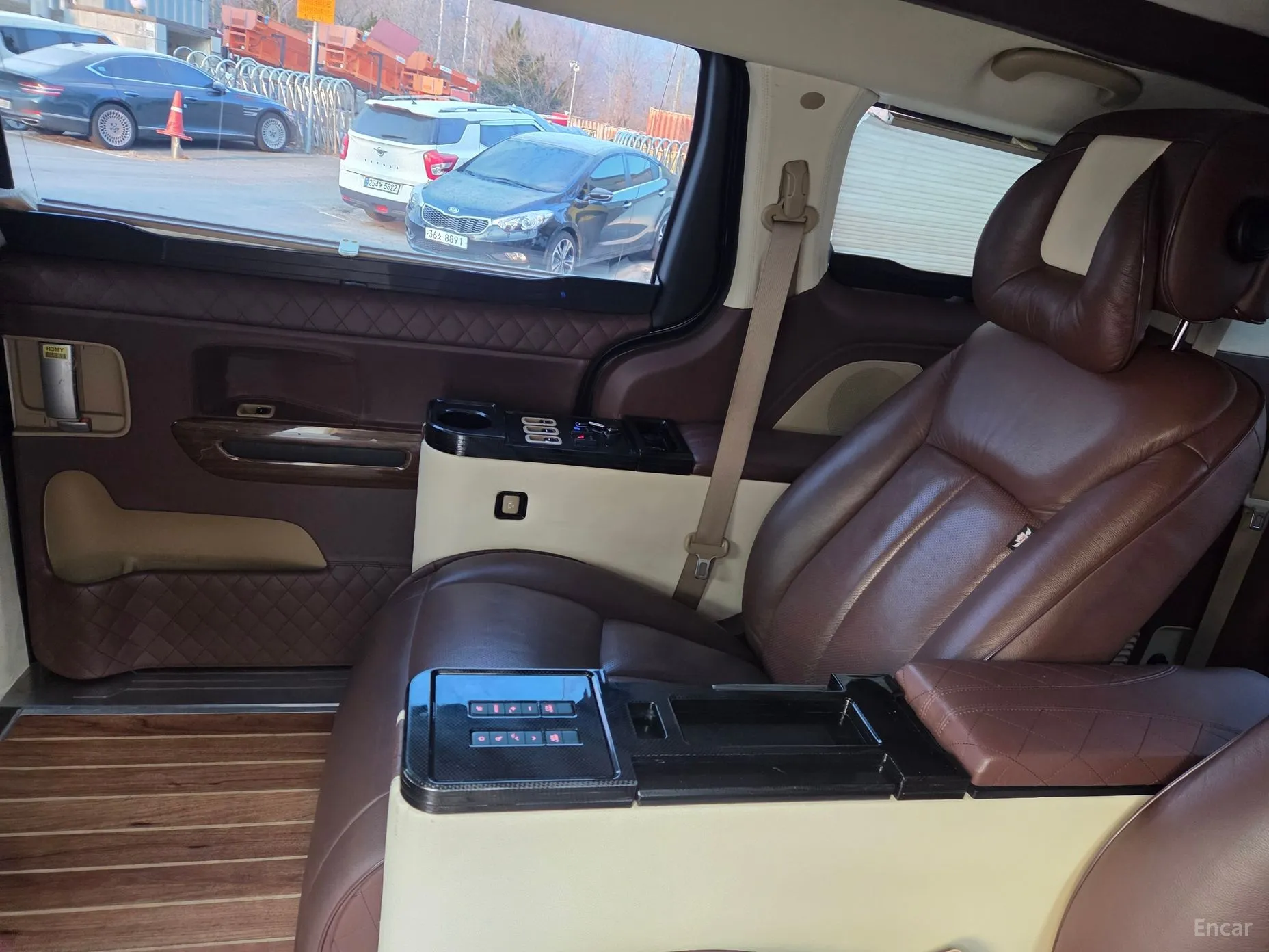 Kia Carnival превью 7