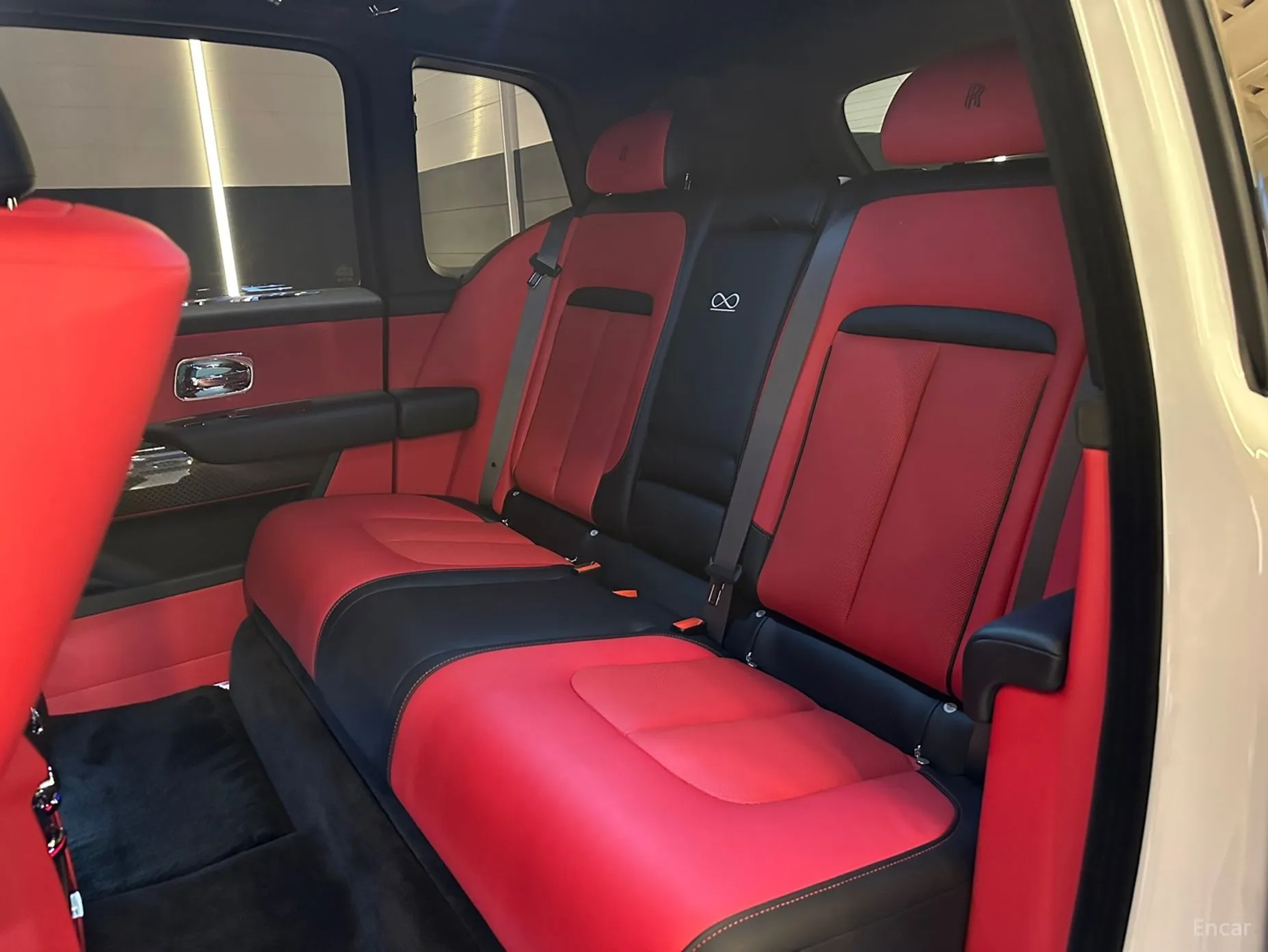 Rolls-Royce Cullinan превью 11