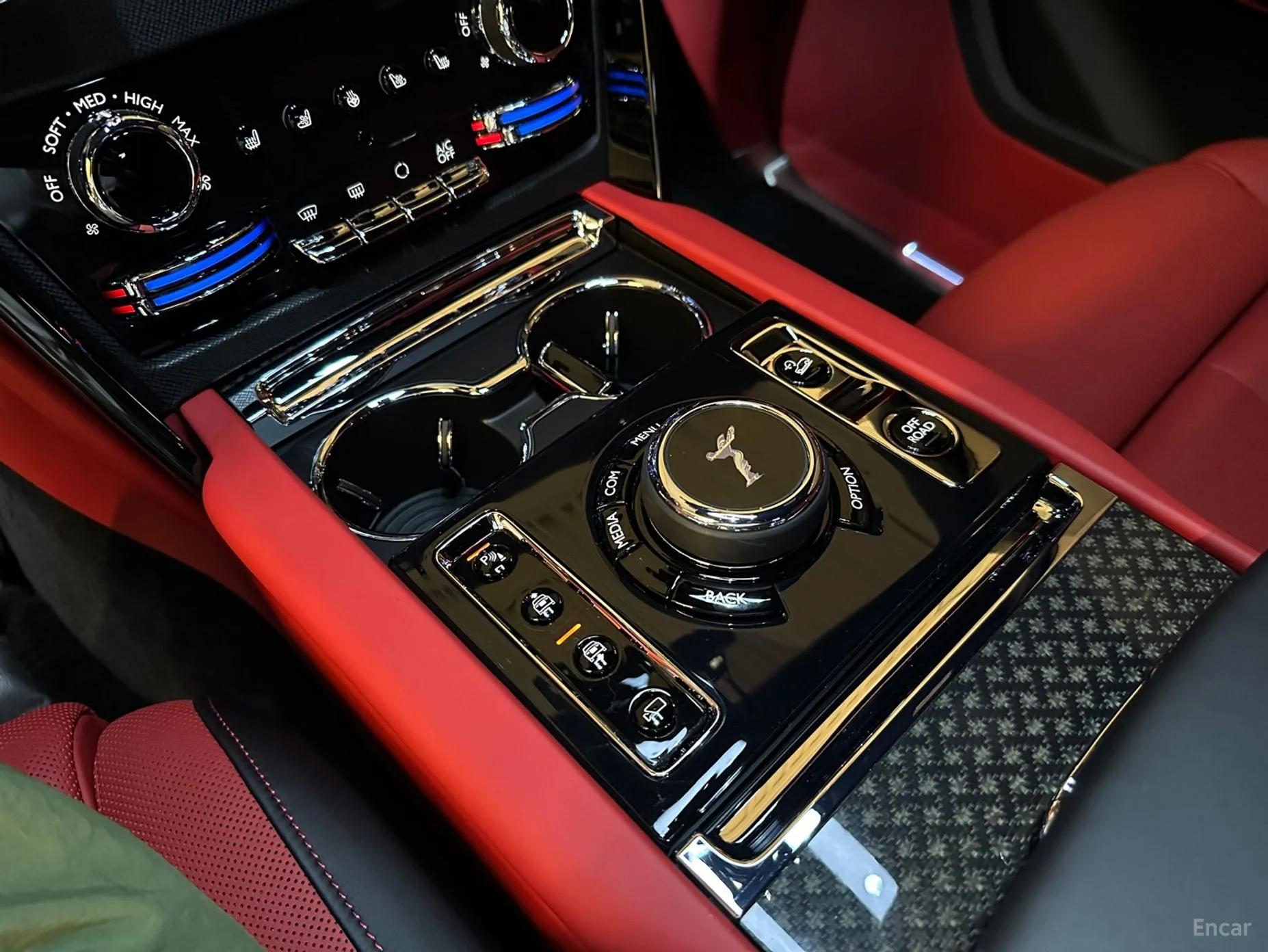 Rolls-Royce Cullinan превью 14