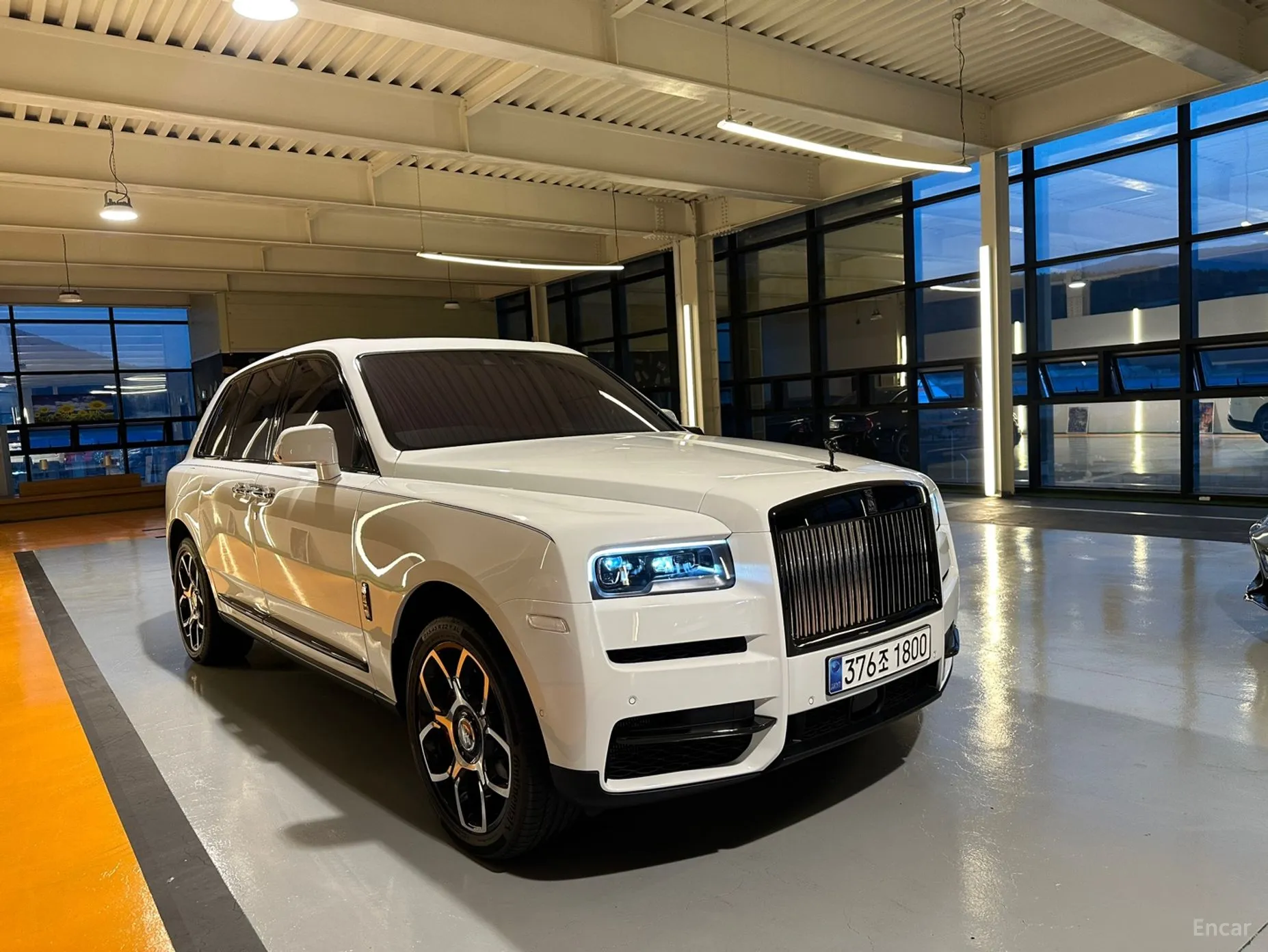 Rolls-Royce Cullinan превью 2