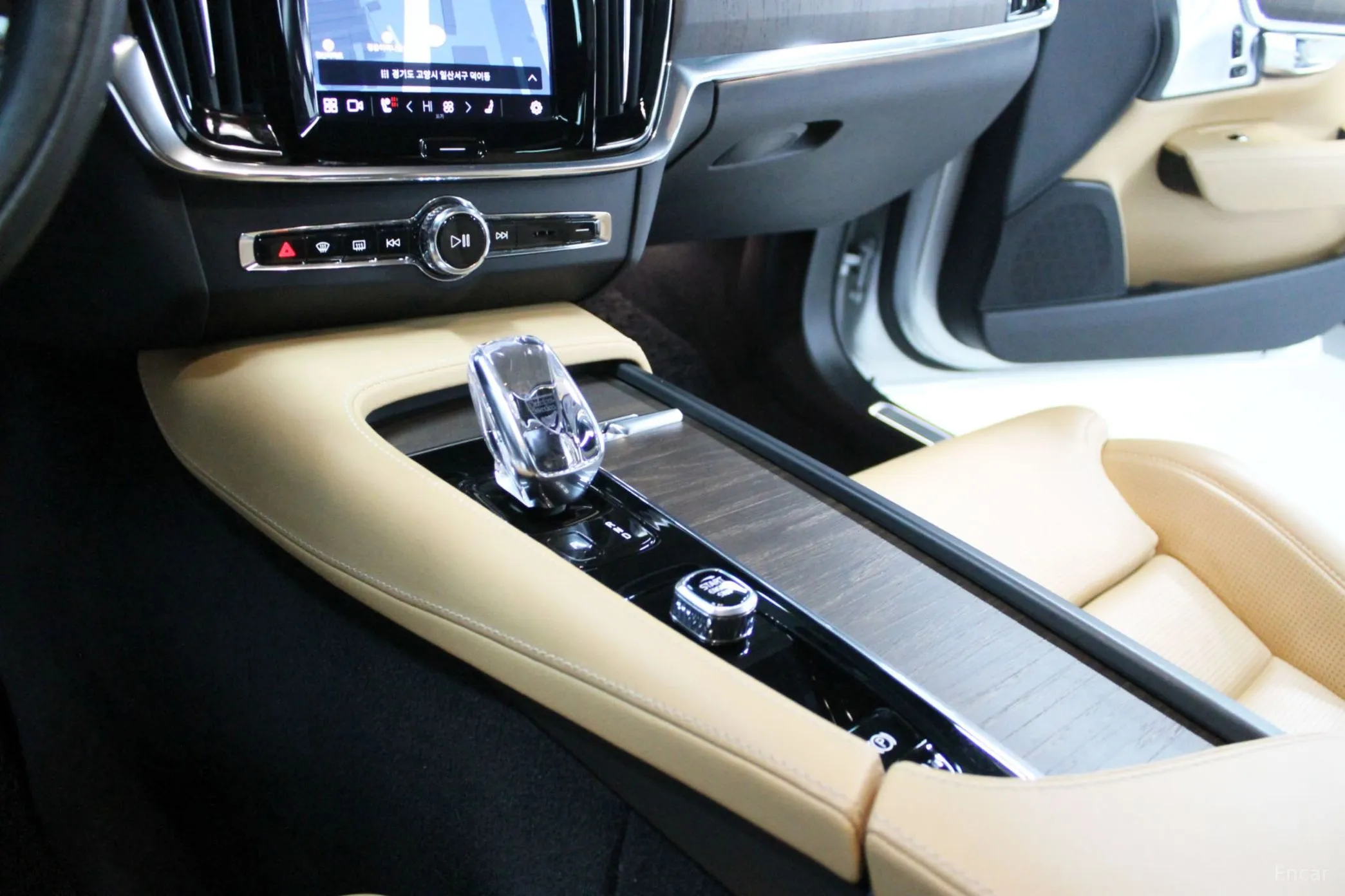 Volvo S90 превью 15