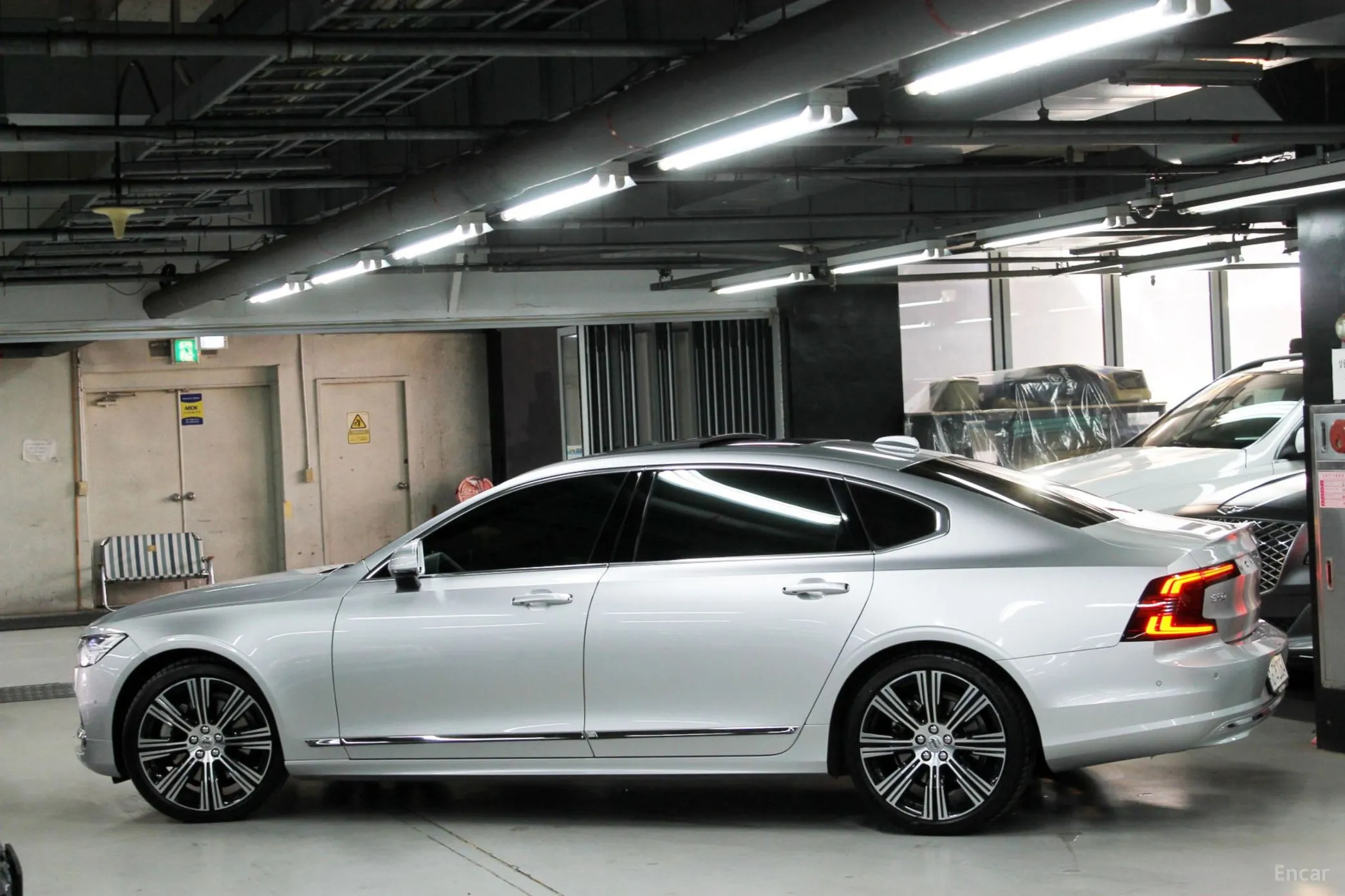 Volvo S90 превью 4