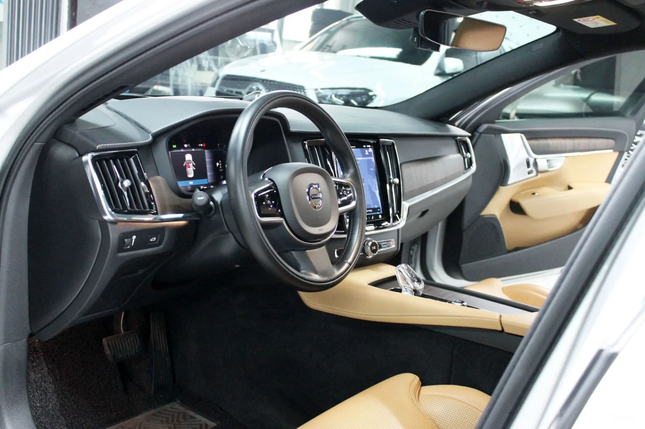 Volvo S90 превью 8
