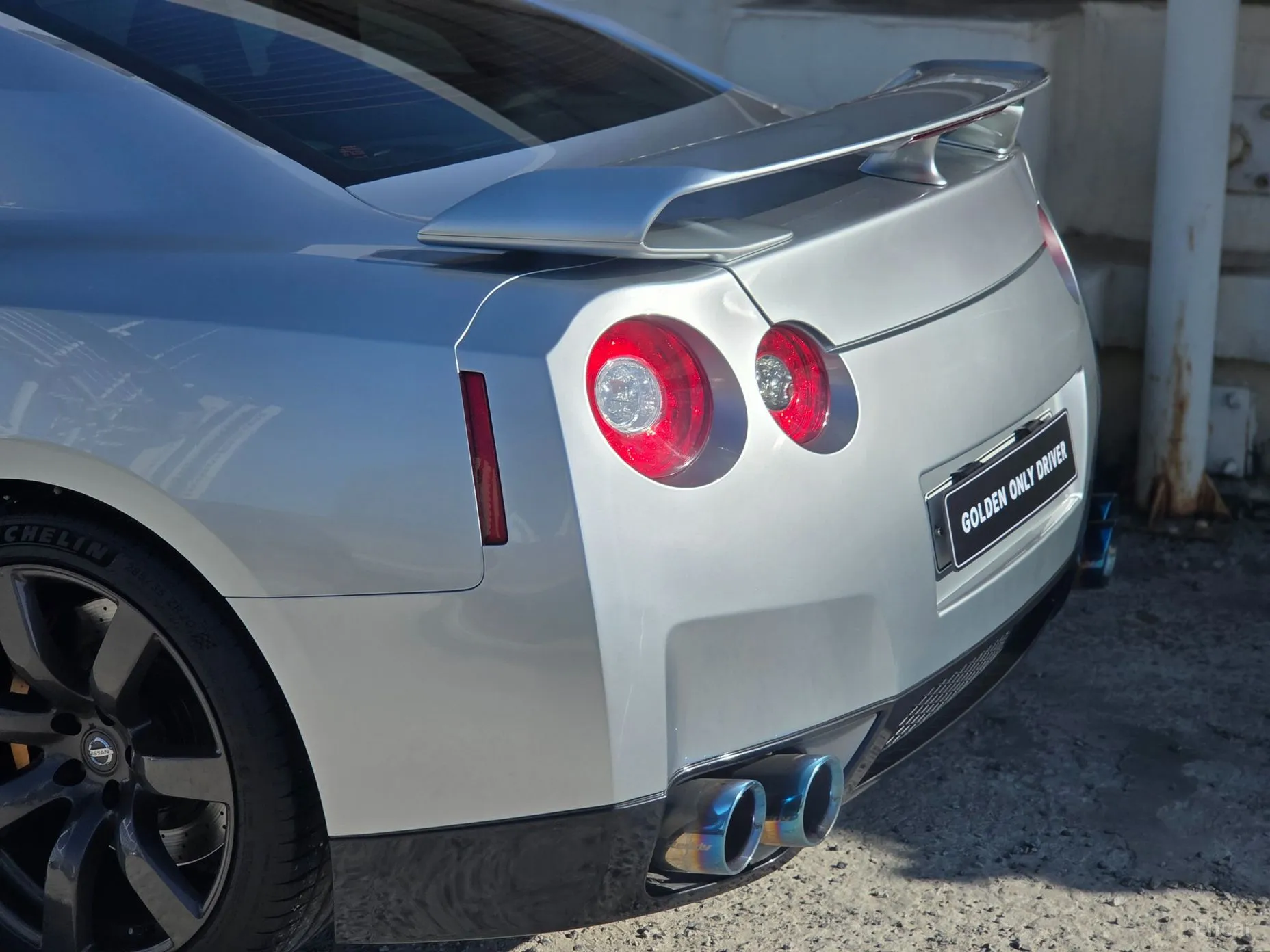 Nissan GT-R превью 18