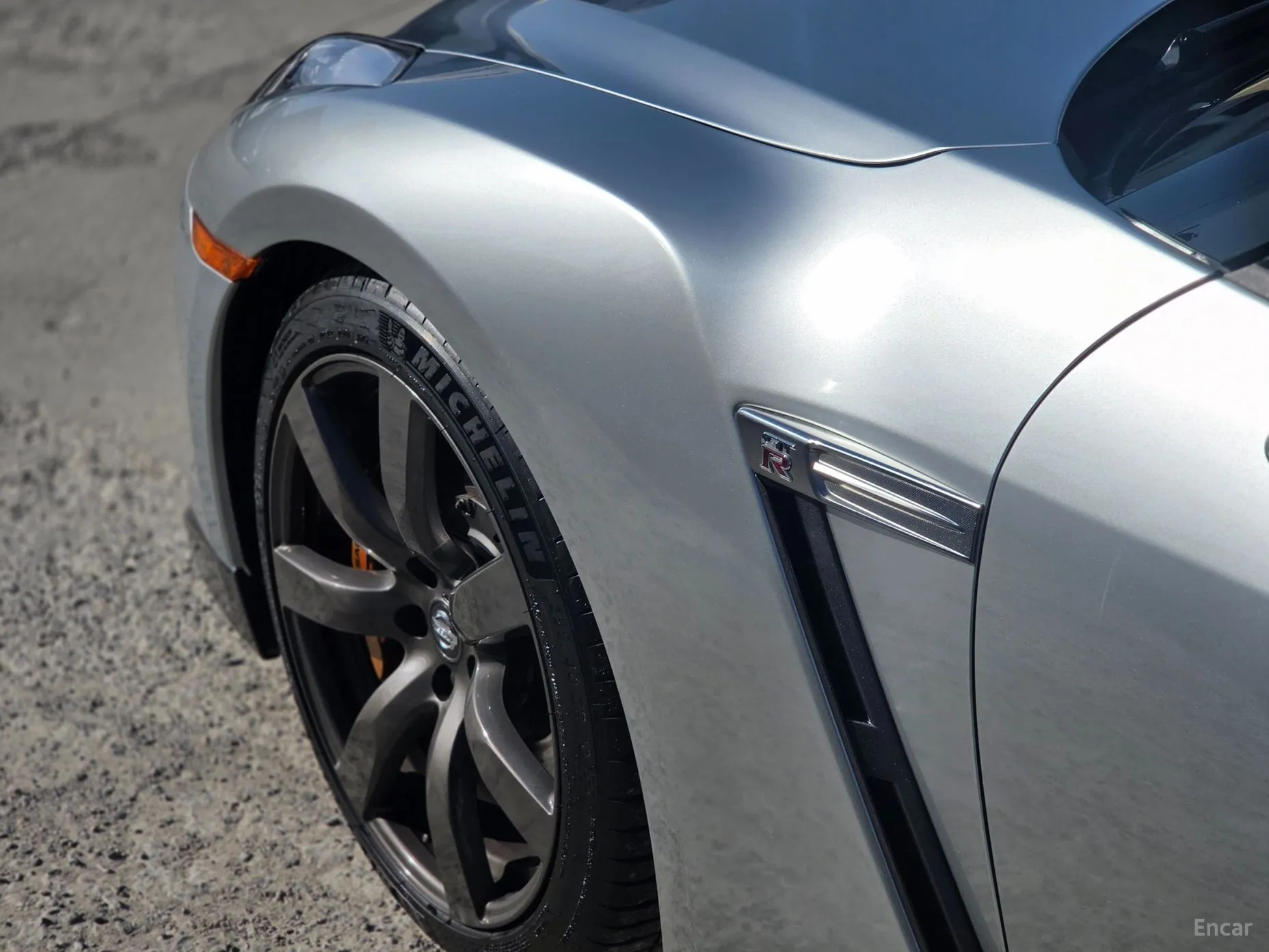 Nissan GT-R превью 20