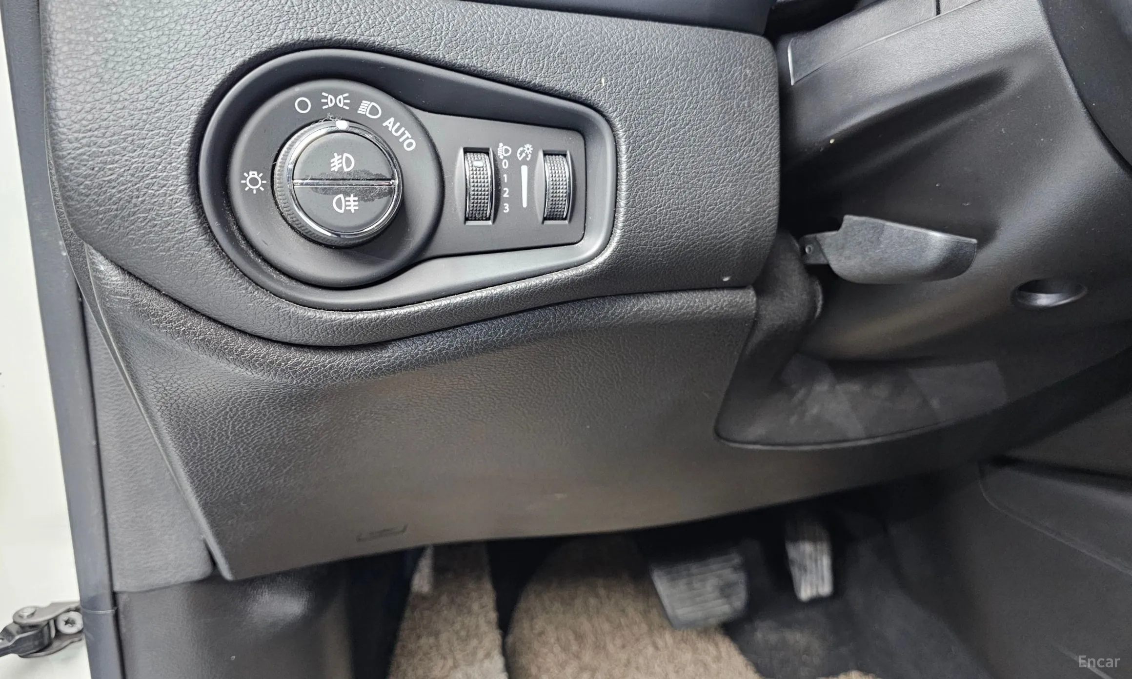 Jeep Renegade превью 18