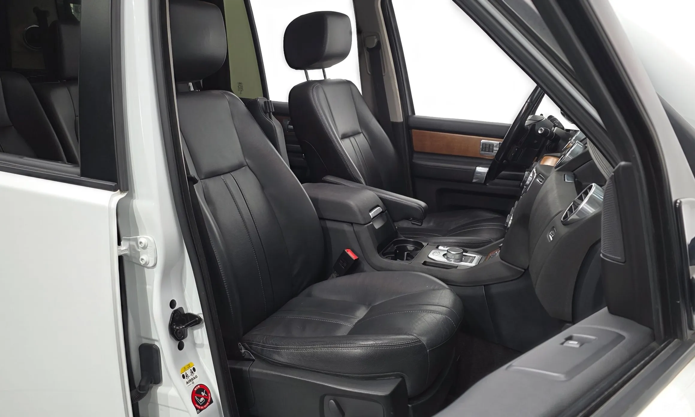 Land Rover Discovery 4 превью 10
