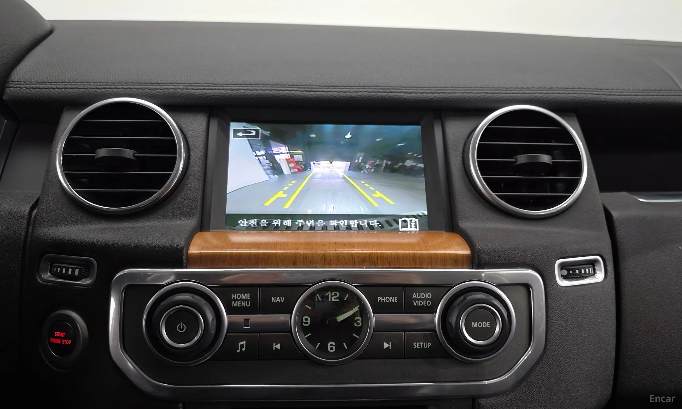 Land Rover Discovery 4 превью 15