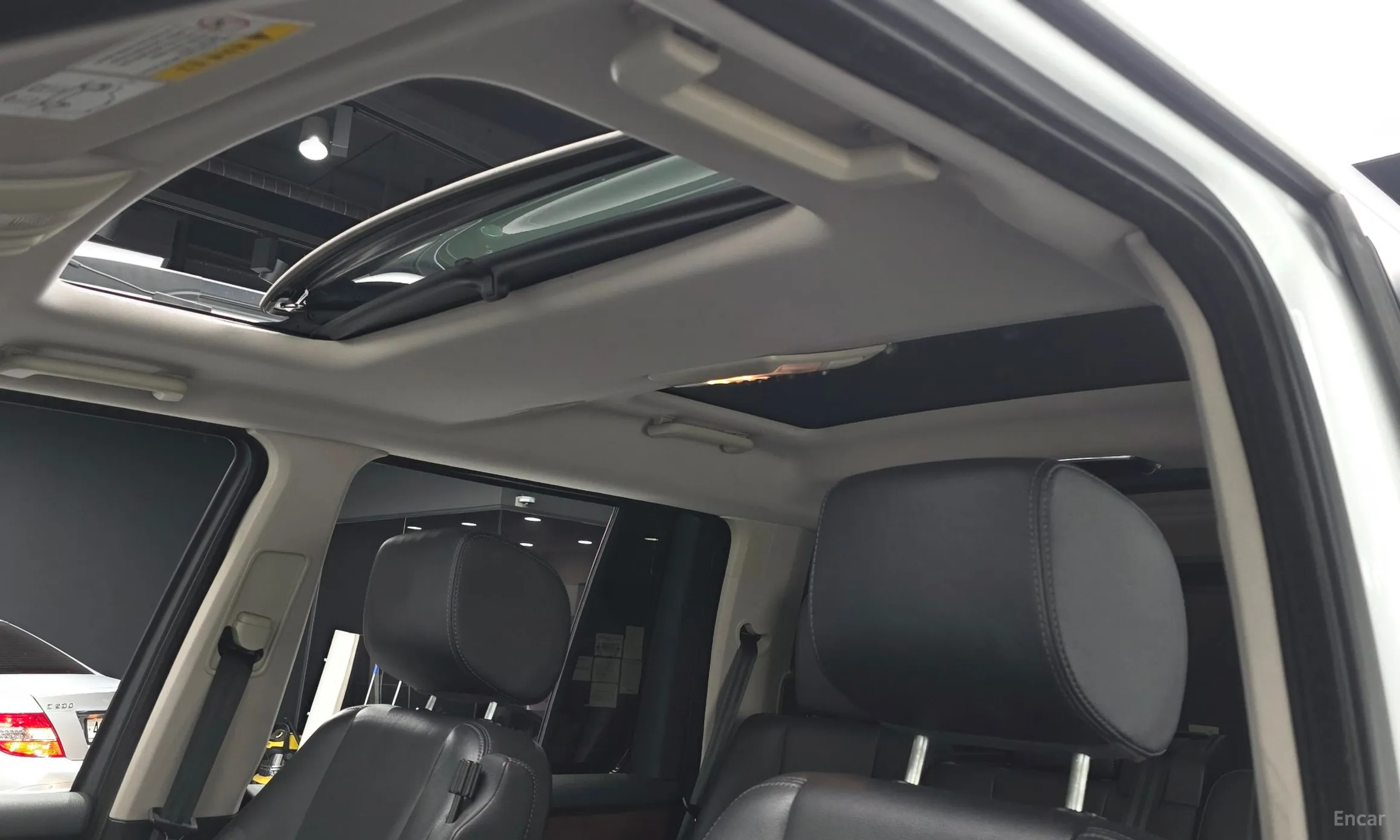 Land Rover Discovery 4 превью 19
