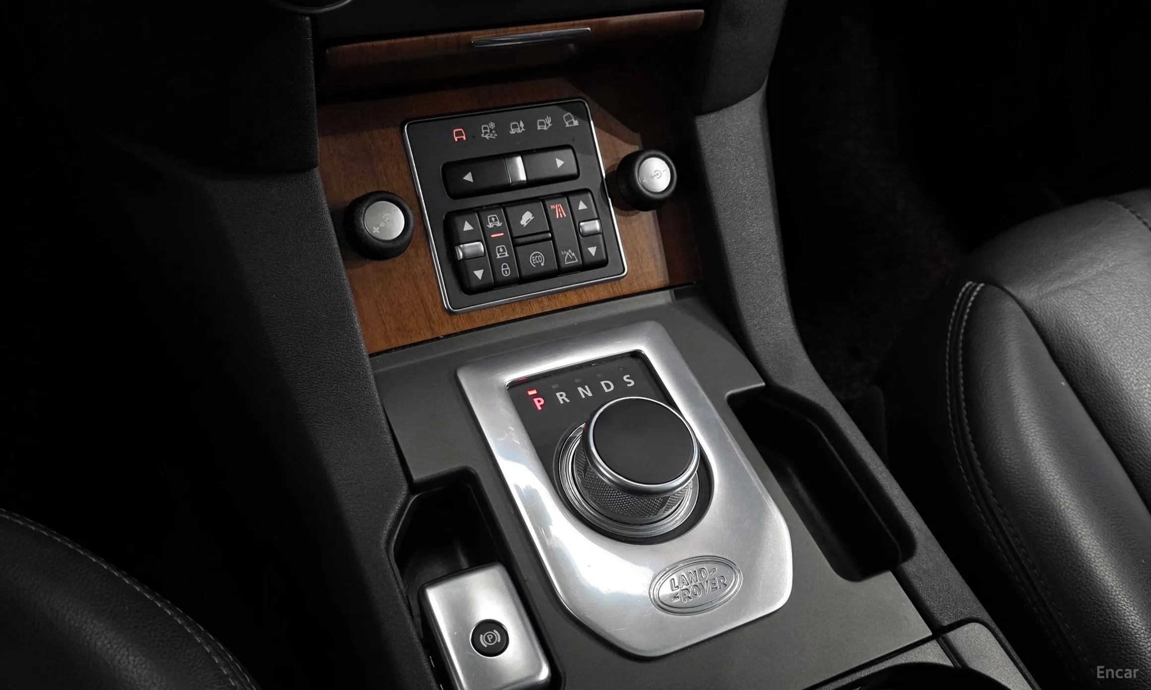 Land Rover Discovery 4 превью 9